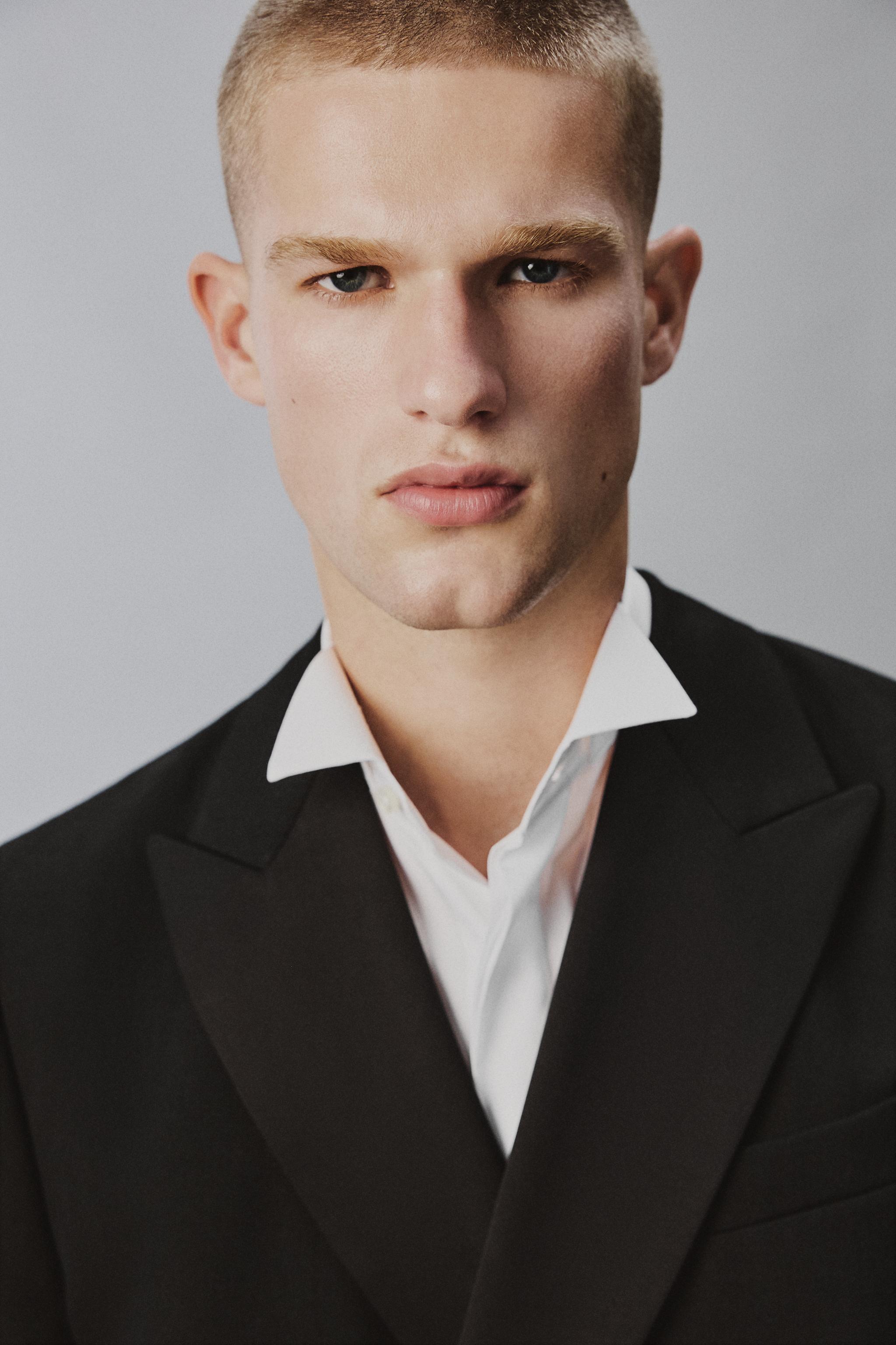 DOUBLE BREASTED TUXEDO BLAZER