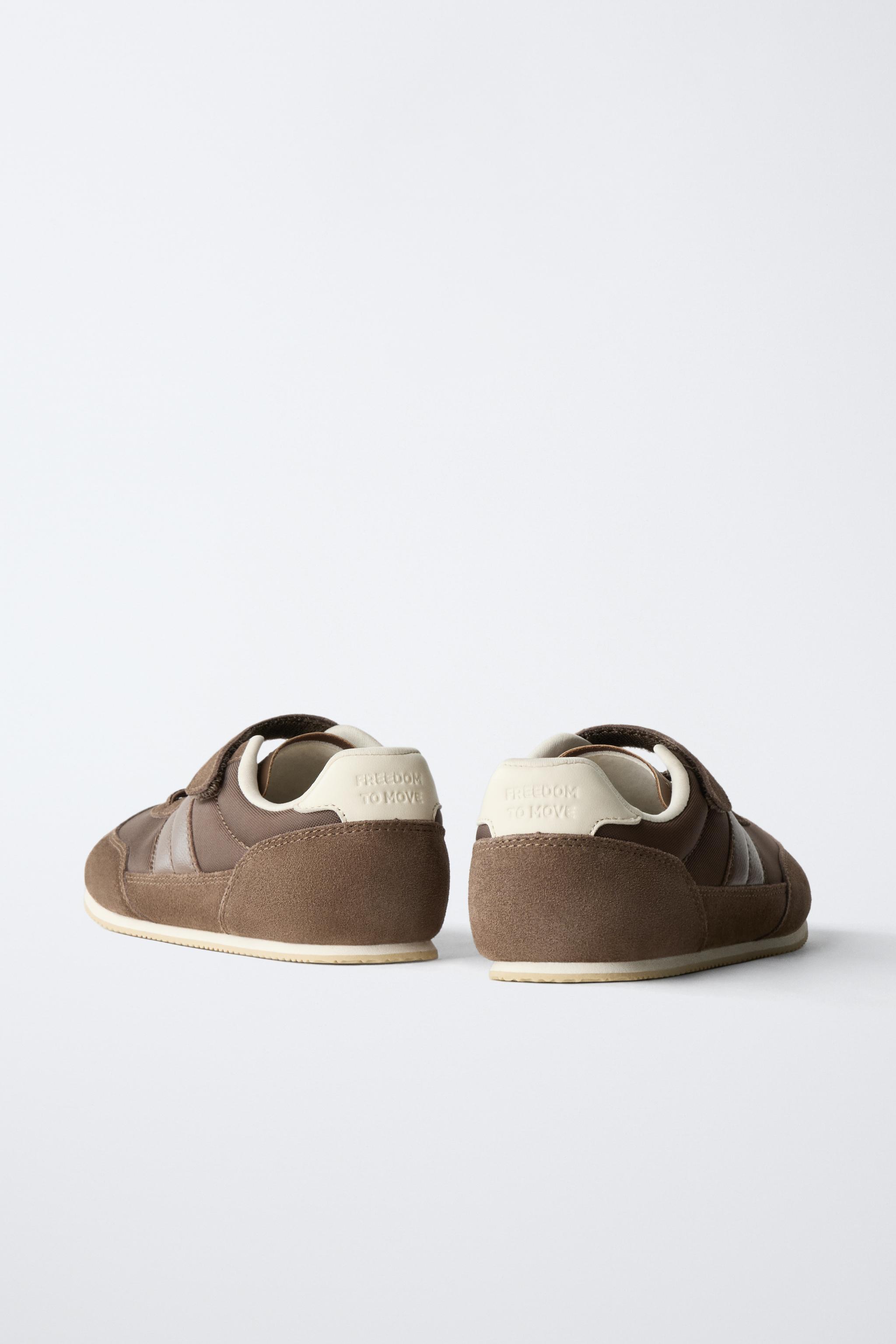 BAREFOOT SNEAKERS