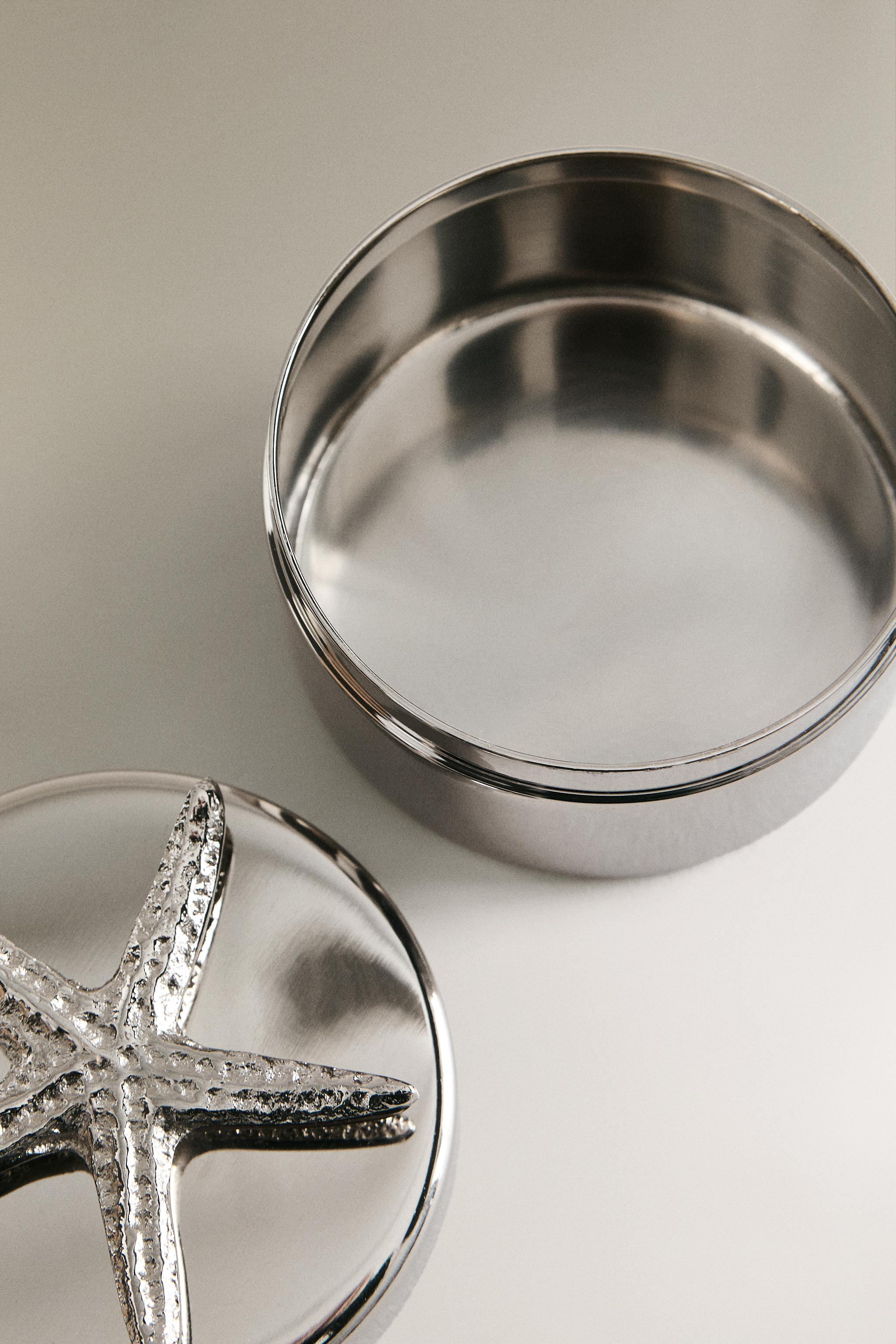 ROUND METAL STAR BOX - Silver | ZARA United States ROUND METAL STAR BOX - Silver | ZARA United States