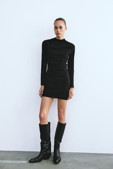 КОРОТКОЕ ПЛАТЬЕ СО СКЛАДКАМИ — ЧЕРНЫЙ от Zara — изображение 0