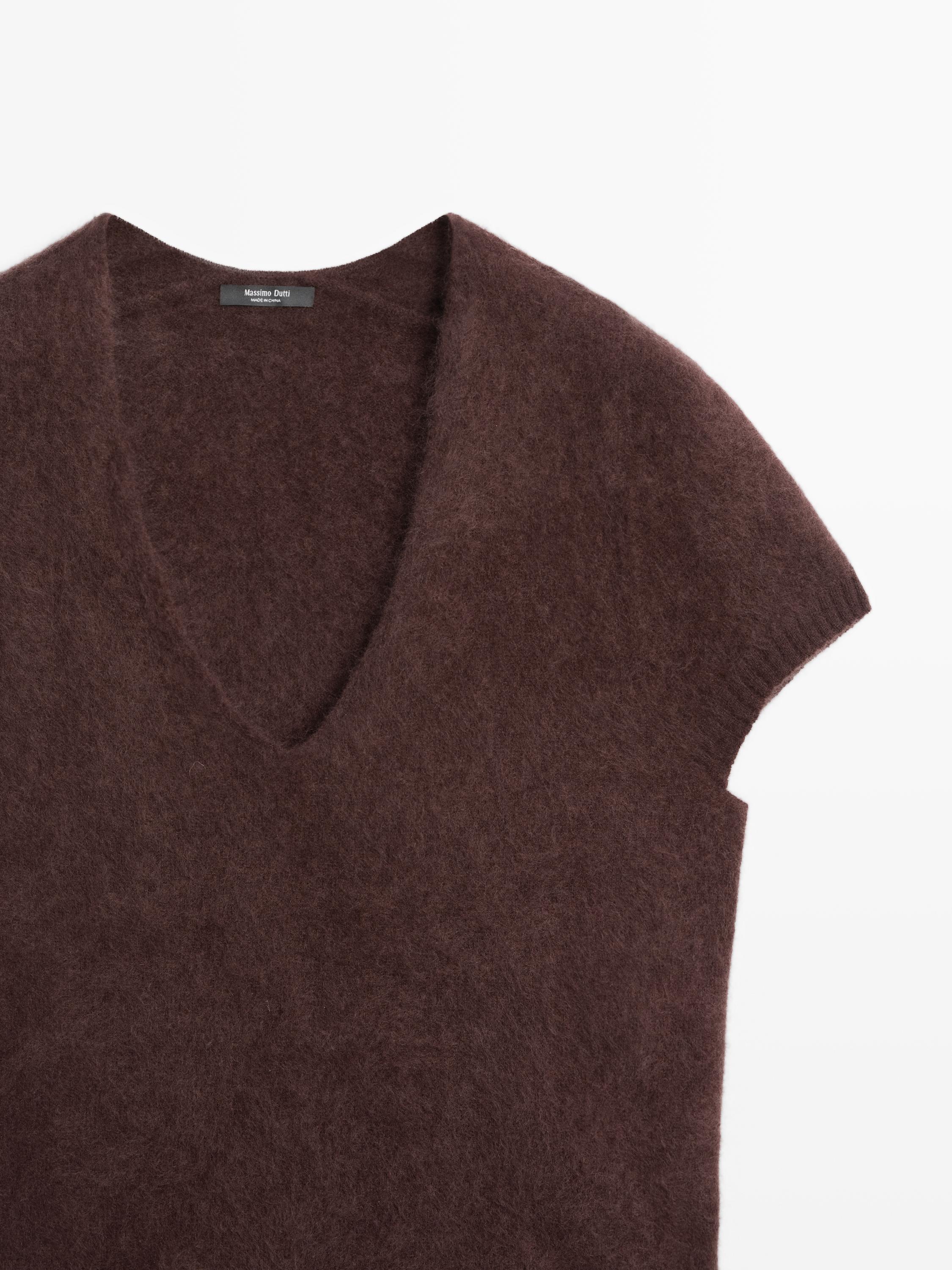 Wool and cashmere V-neck knit sweater