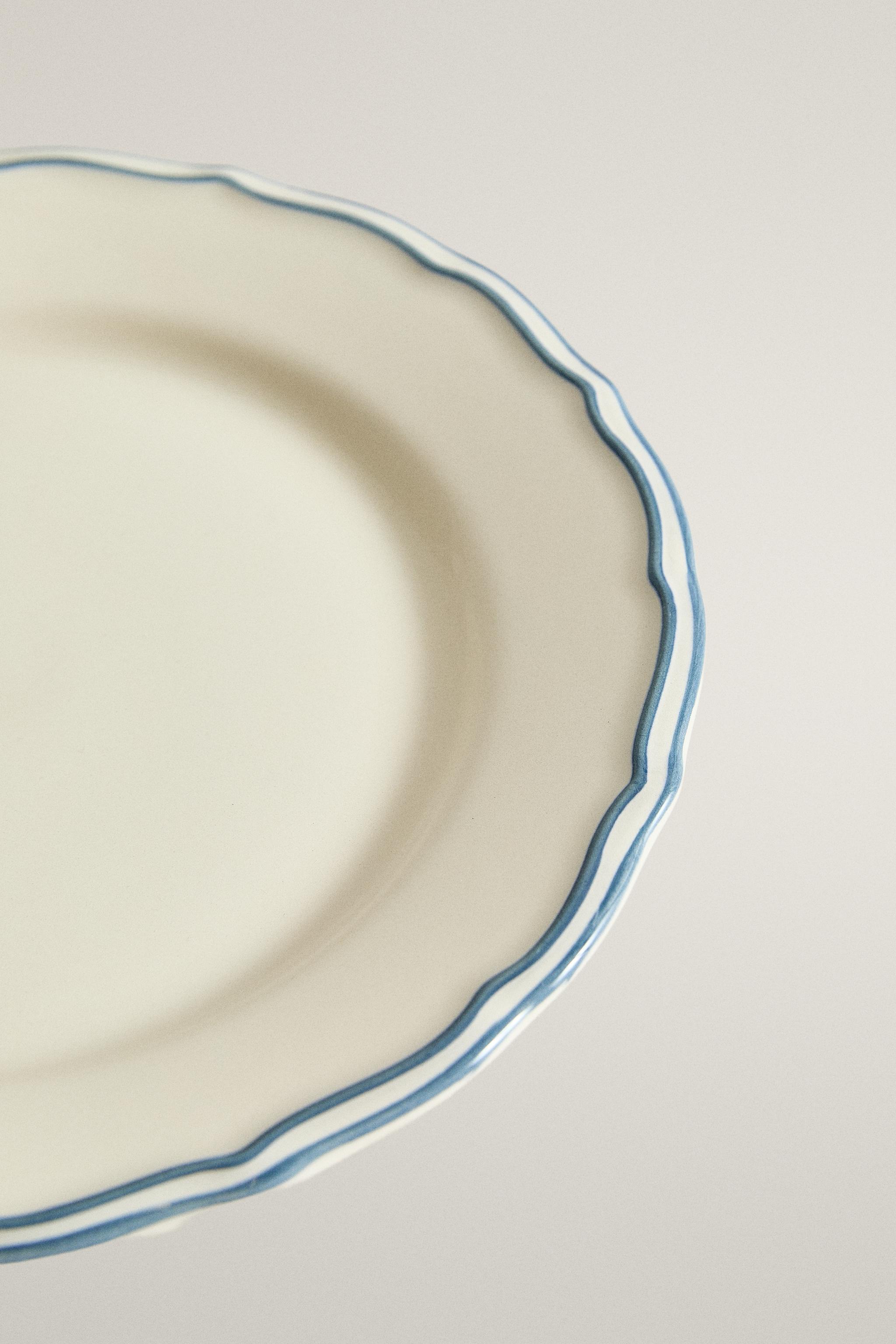 WAVY EARTHENWARE DESSERT PLATE WITH RIM