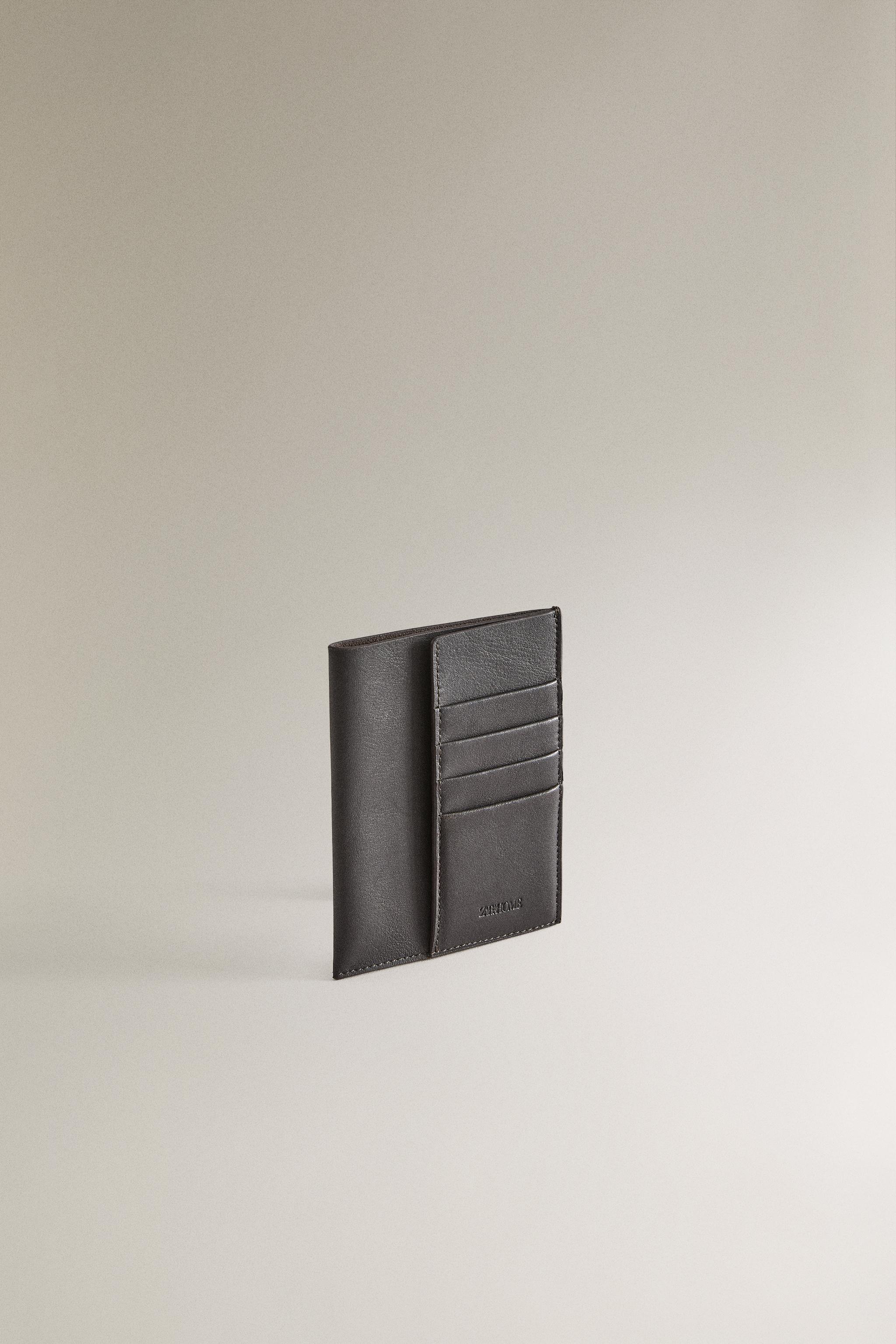 LEATHER TRAVEL DOCUMENT HOLDER