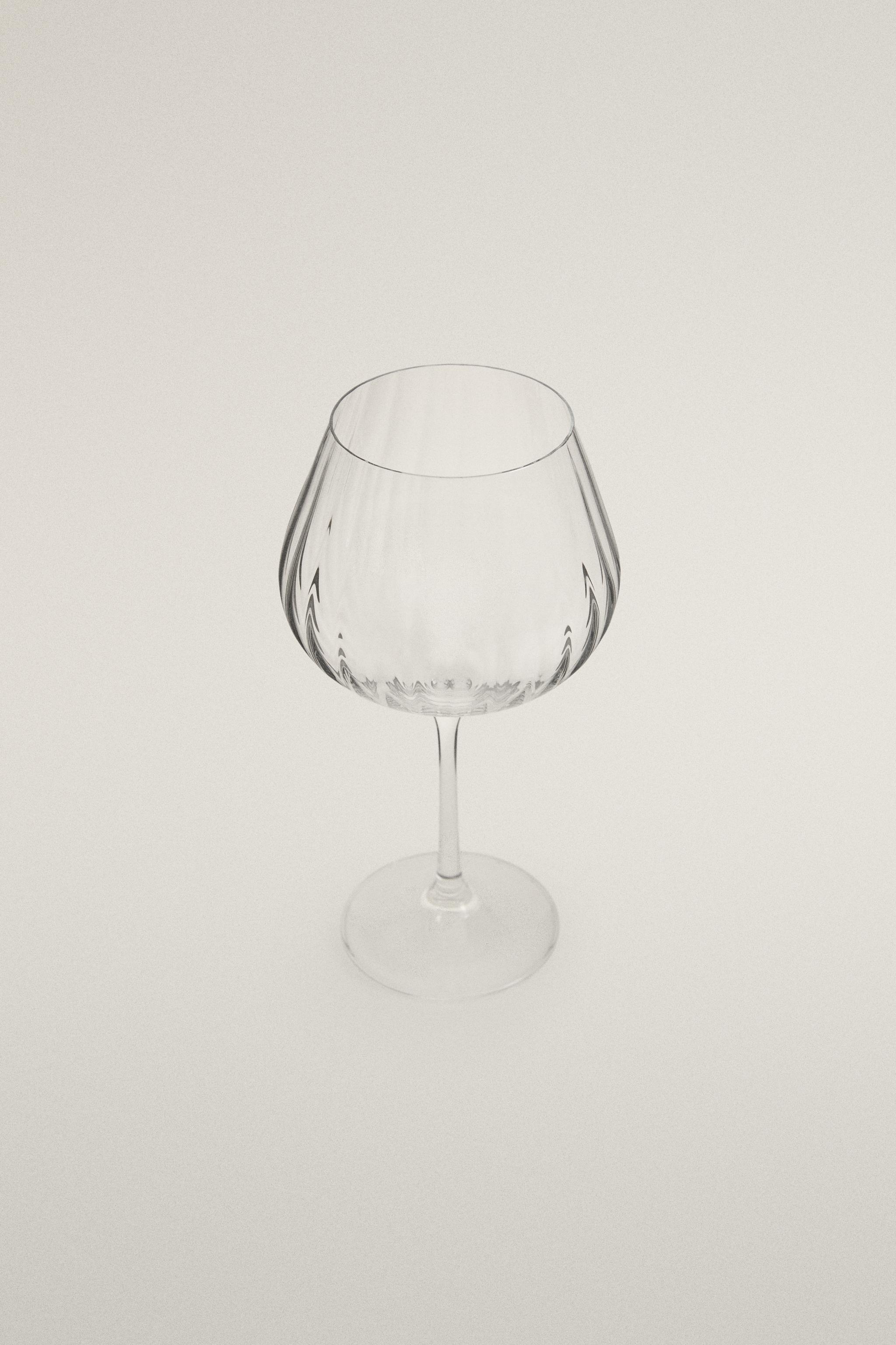 WAVE EFFECT BOHEMIA CRYSTAL WINE GLASS — Transparent