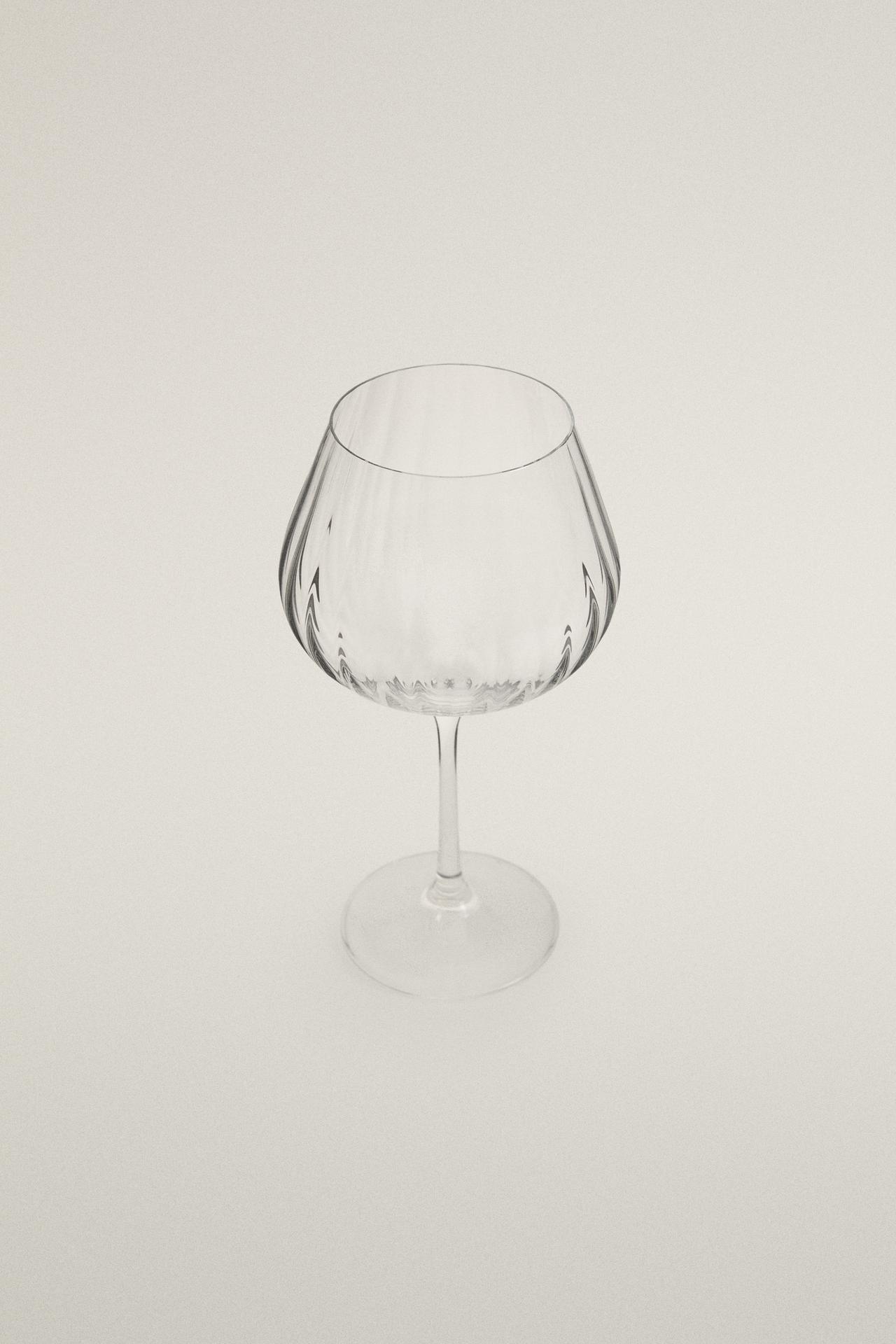 WAVE EFFECT BOHEMIA CRYSTAL WINE GLASS — Transparent