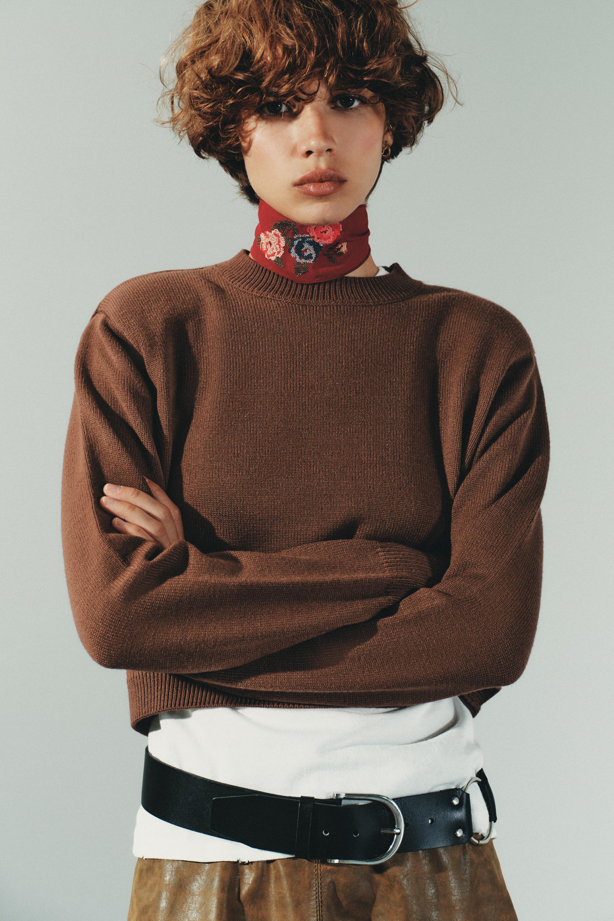 フラワー刺繍チョーカー スカーフ - レッド | ZARA Japan / 日本