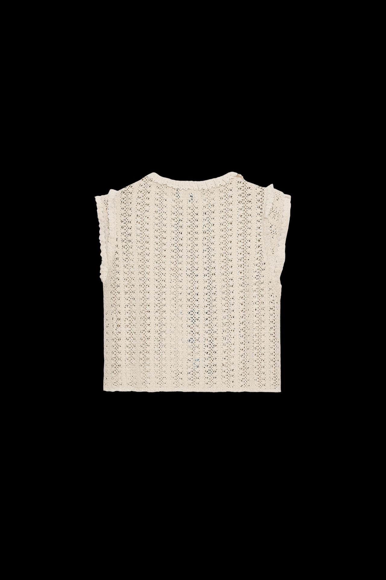 EMBROIDERED CROCHET TOP