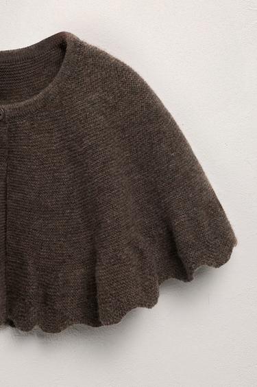 100% WOOL KNIT CAPE WITH RUFFLE TRIM - LIMITED EDITION - Brown / Taupe by Zara - Image 2