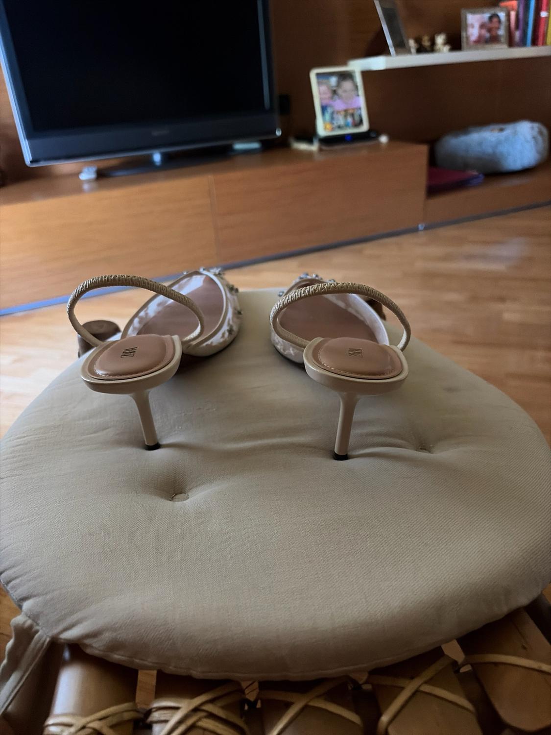 SHIMMERY MID-HEEL SLINGBACK SHOES - Image 3