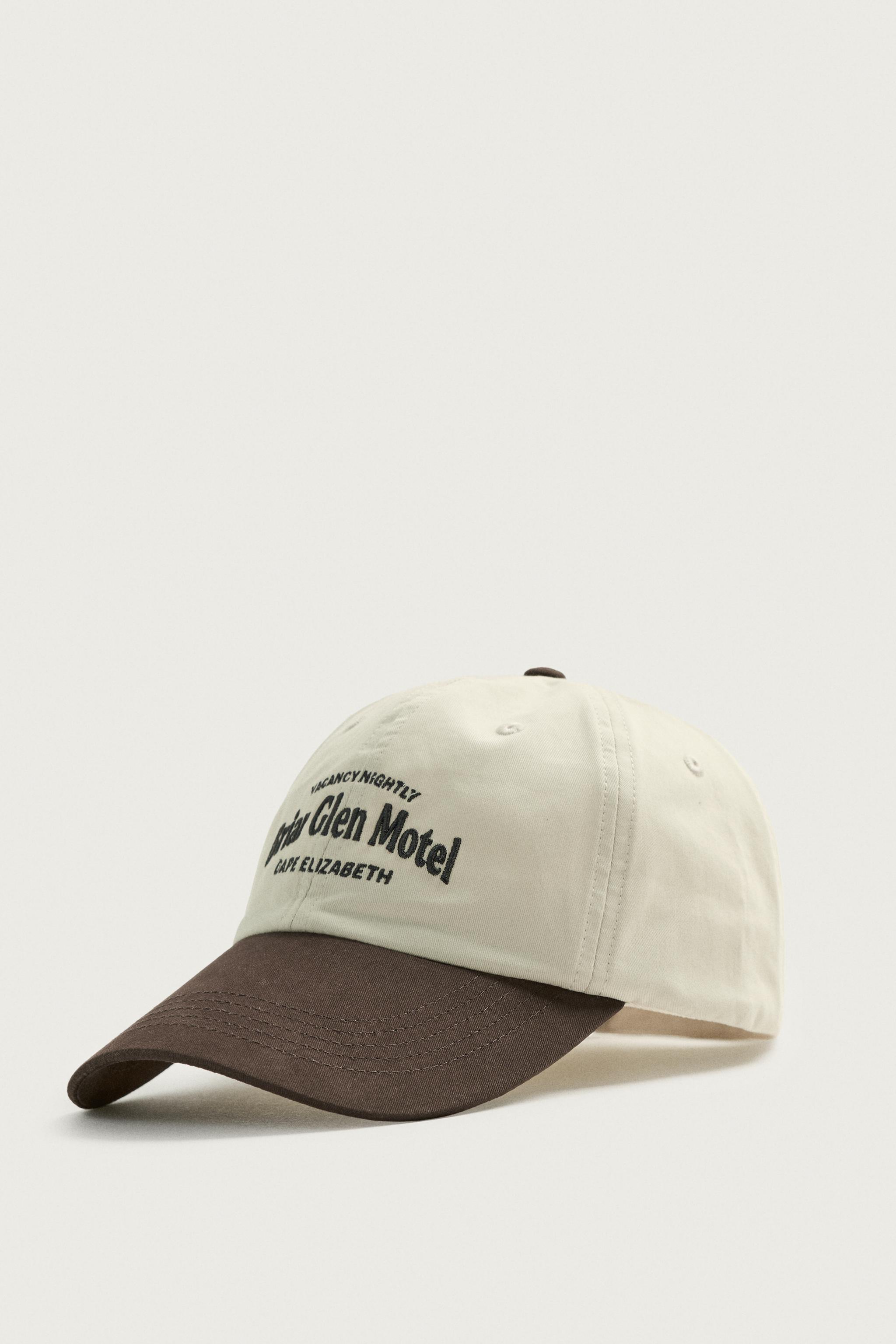 CASQUETTE CONTRASTE INSCRIPTION BRODÉE