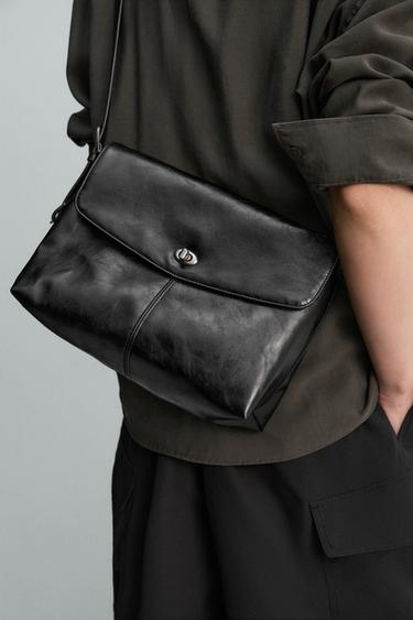 Bolsa cruzada con solapa