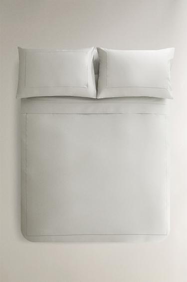 غلاف لحاف ساتان بشريط حافة (كثافة 400 خيط) - فضي الخاص بـ Zara