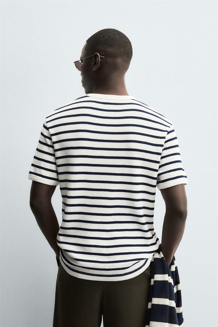 CHECK TEXTURED T-SHIRT
