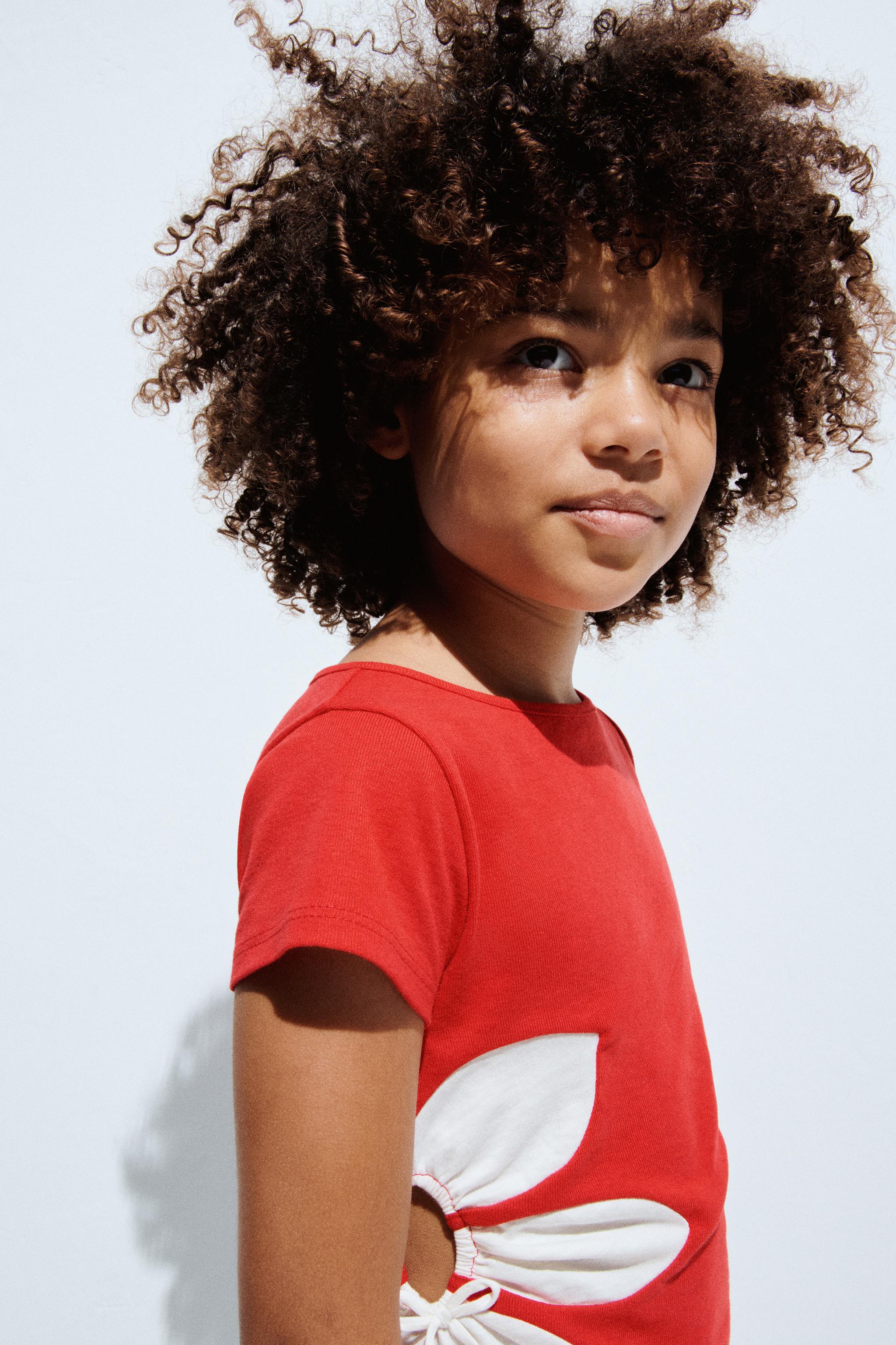 CUT-OUT FLOWER T-SHIRT — Red