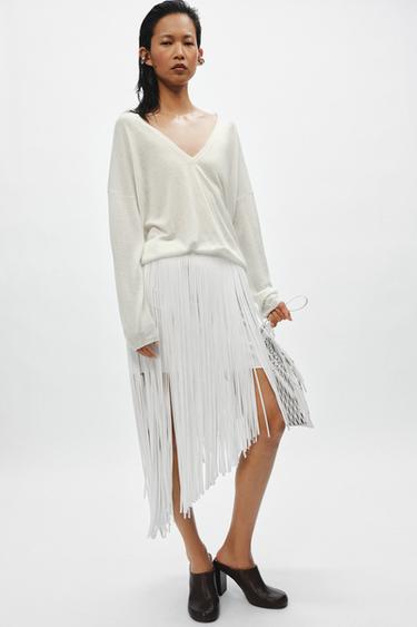 PULL EN MAILLE FINE À COL EN V - écru-blanc de Zara