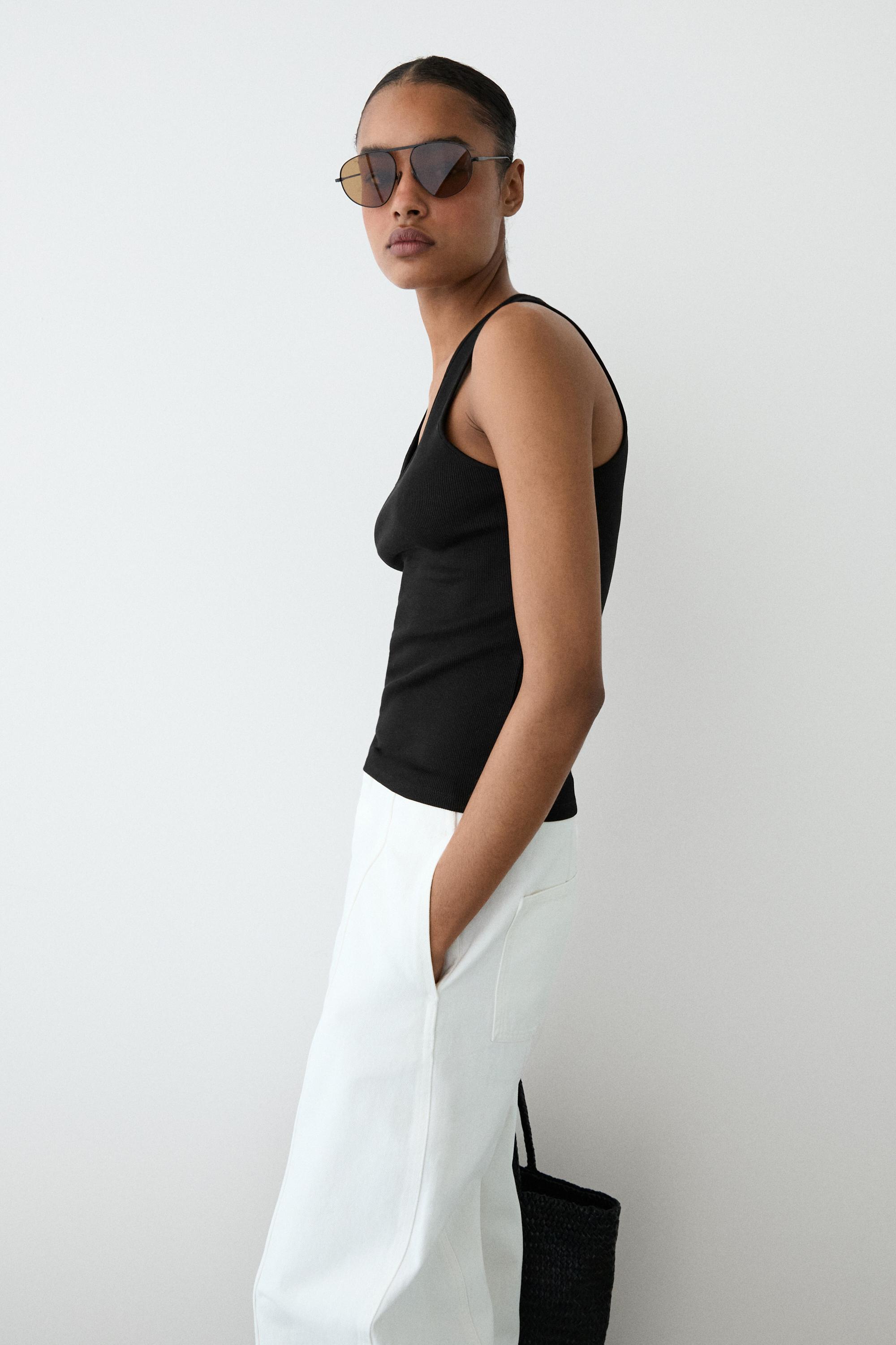 Scoop neck strappy top