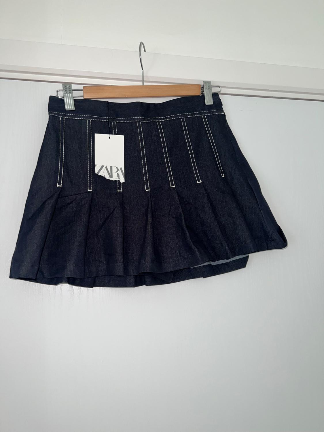 SKORT WITH CONTRAST TOPSTITCHING - Image 2