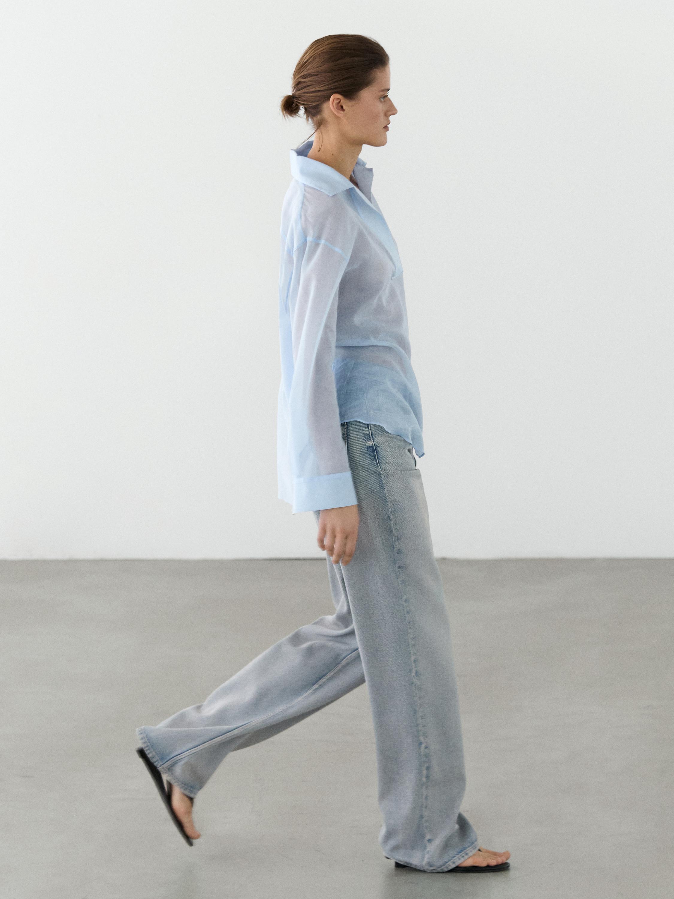 Flowing 100% cotton shirt with collar detail