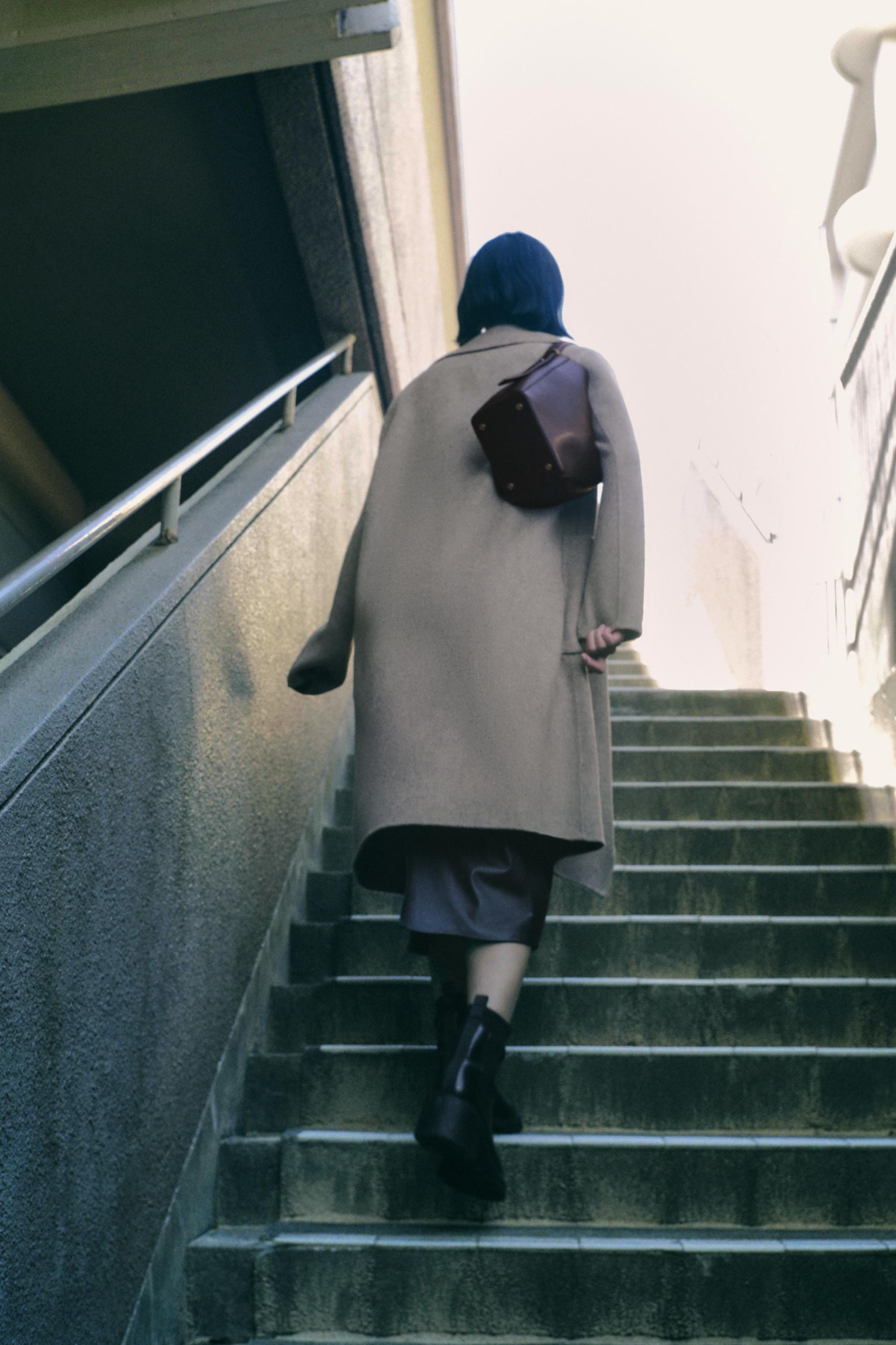 チェルシー ネオプレン風ショートブーツ - ブラック | ZARA