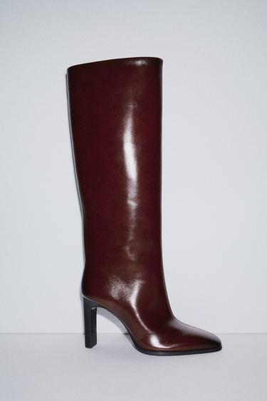 بوت بكعب عريض من الجلد - أحمر عنابي الخاص بـ Zara