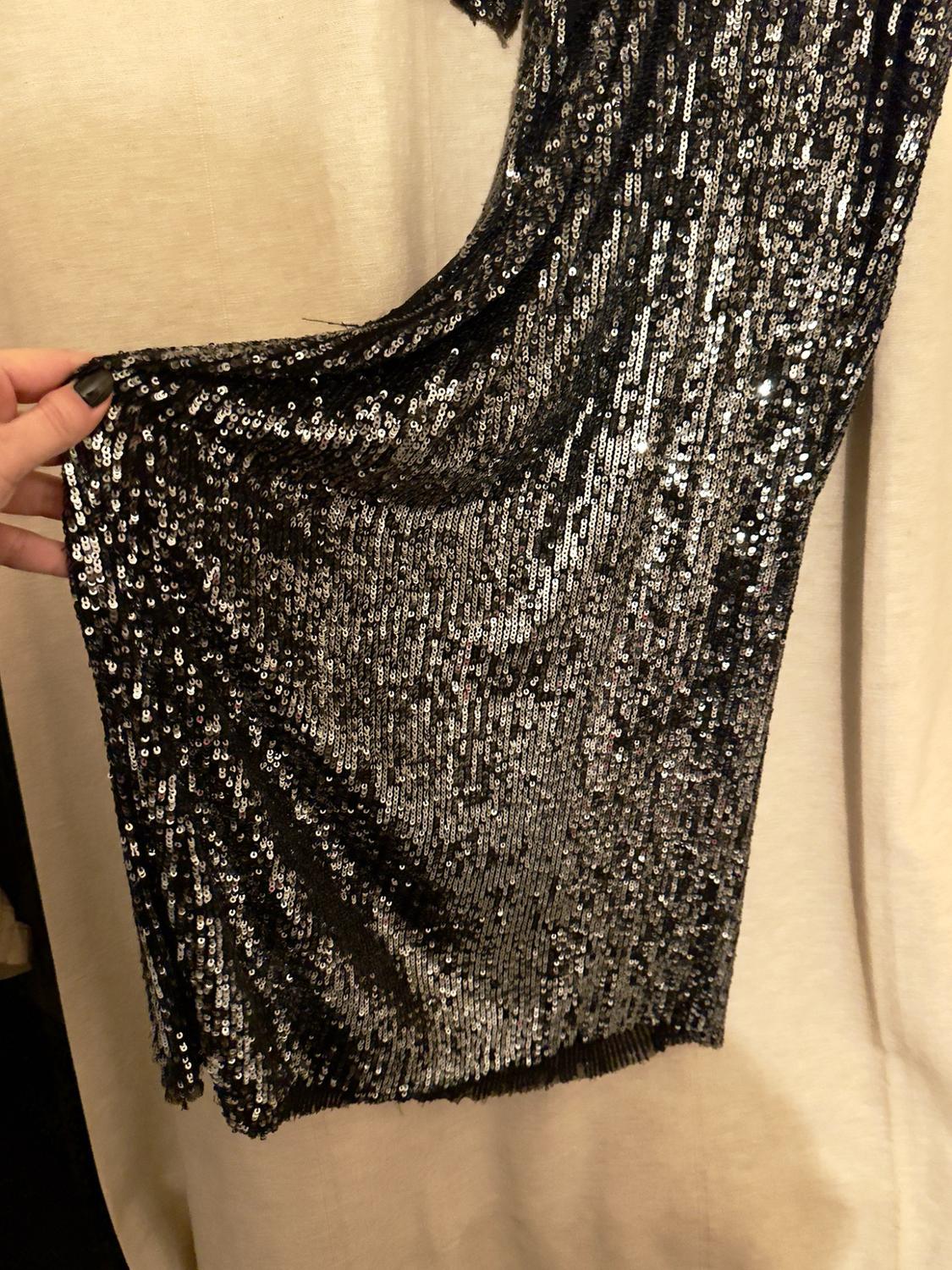 BACKLESS SEQUINNED DRESS - Image 10