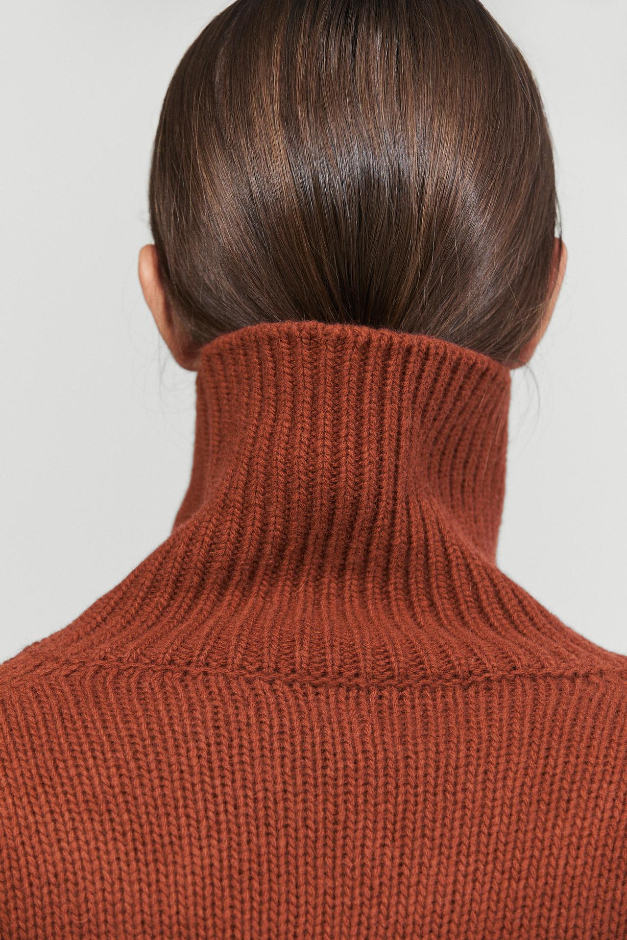 100% wool oversize knit sweater — Burnt orange