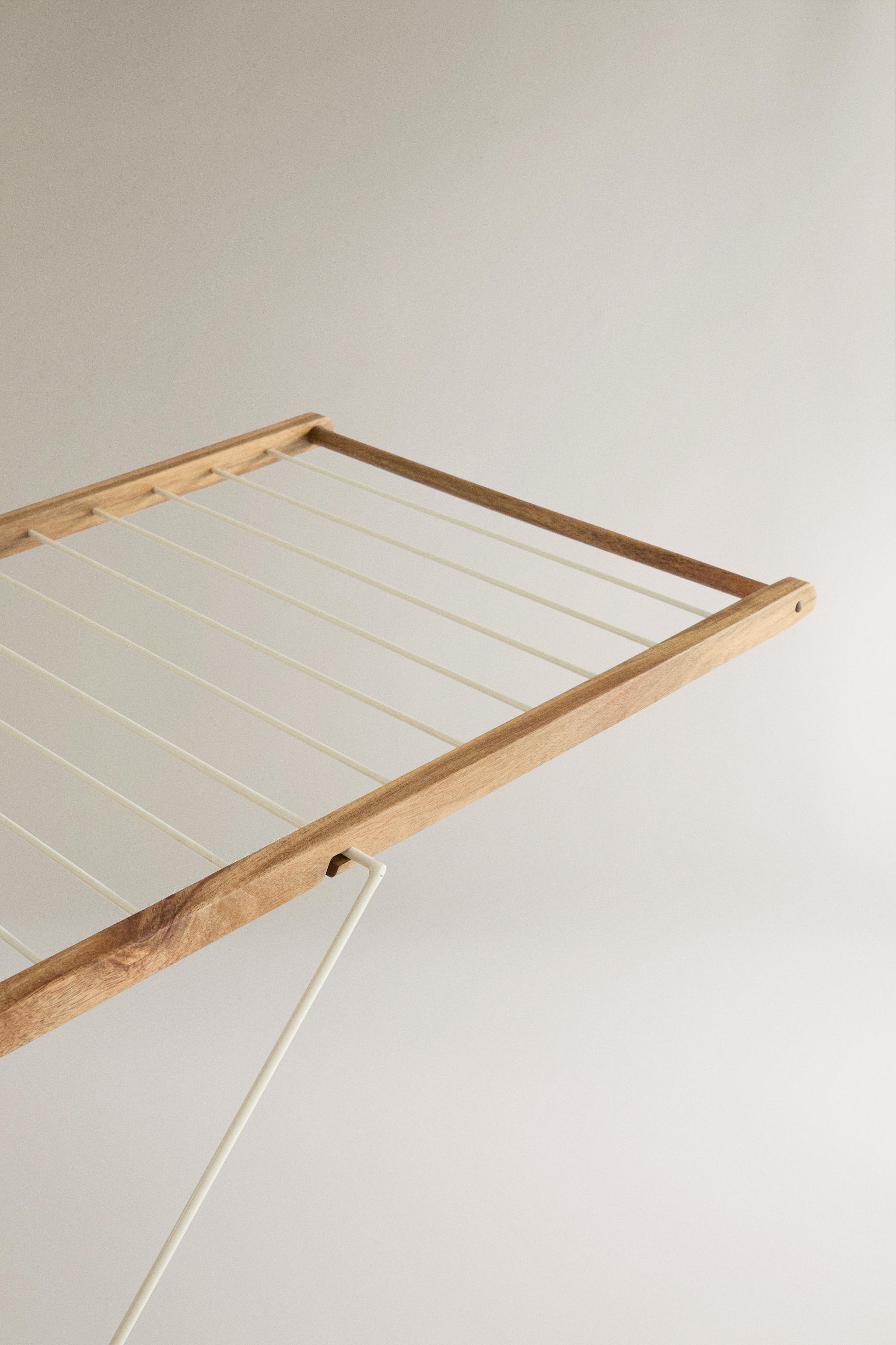 VERTICAL WOOD AND METAL CLOTHES RACK - Light beige | ZARA United