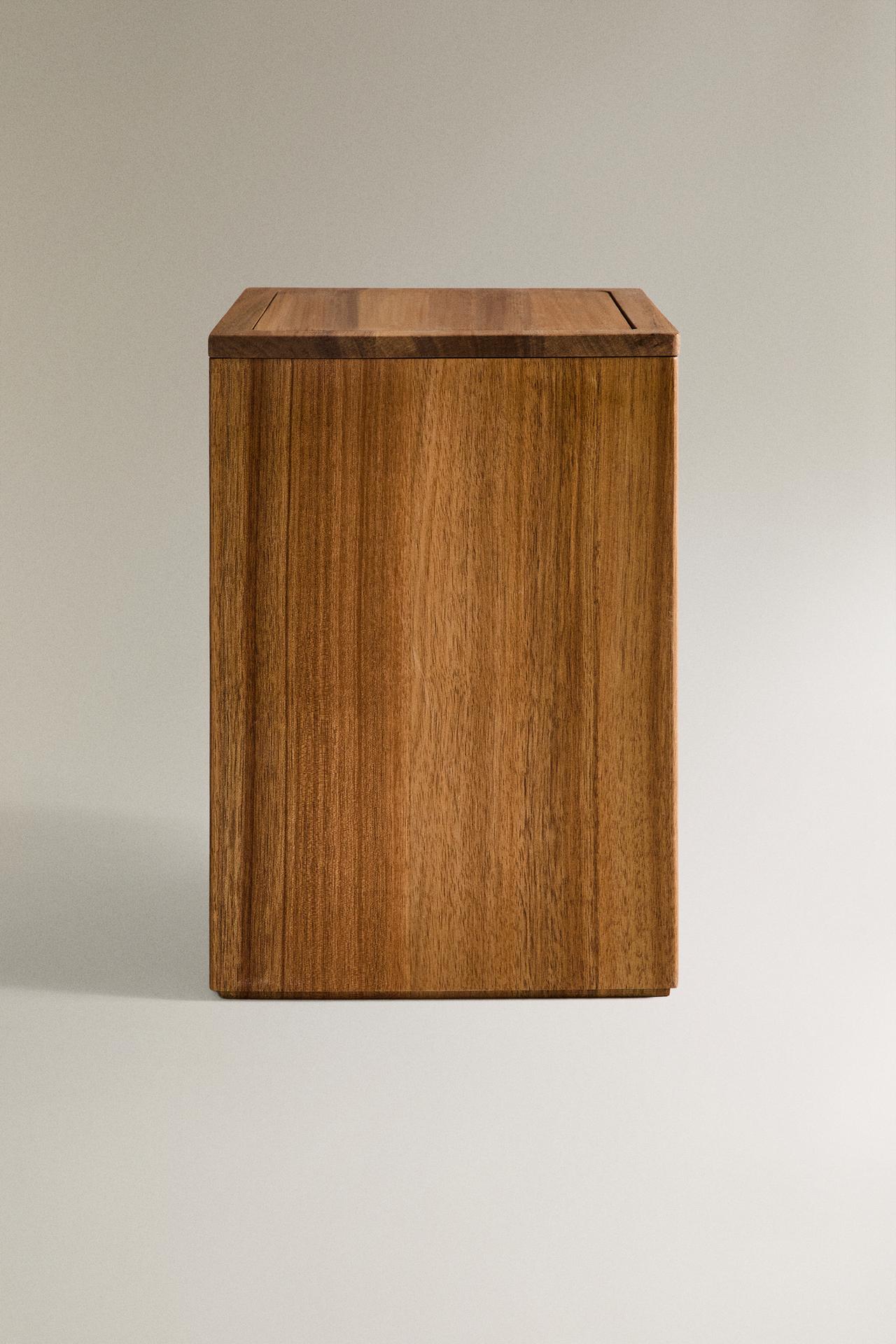 БОЛЬШОЕ КВАДРАТНОЕ ДЕРЕВЯННОЕ ВЕДРО ДЛЯ ВАННОЙ