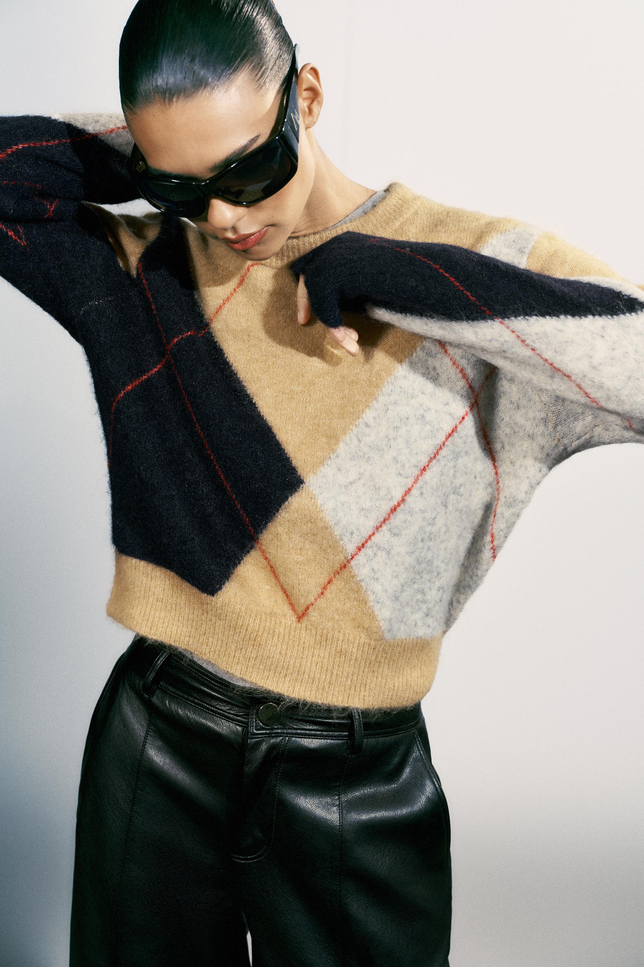 ARGYLE KNIT SWEATER