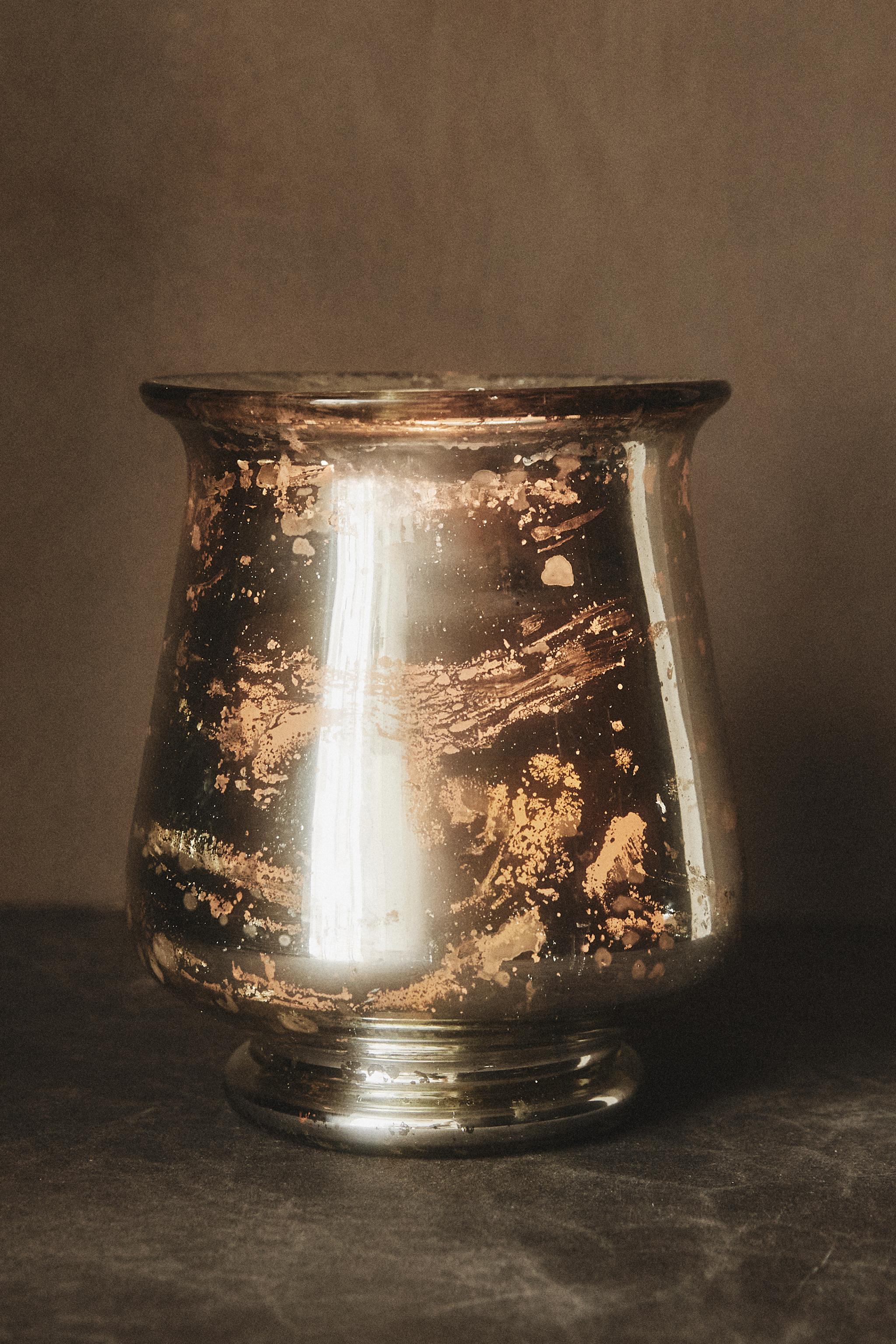 SHINY CHRISTMAS TEALIGHT HOLDER