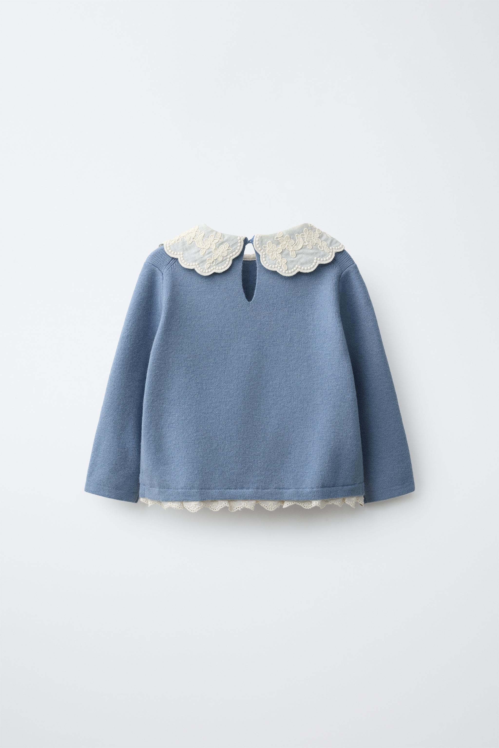 PULL EN MAILLE À COL BRODÉ
