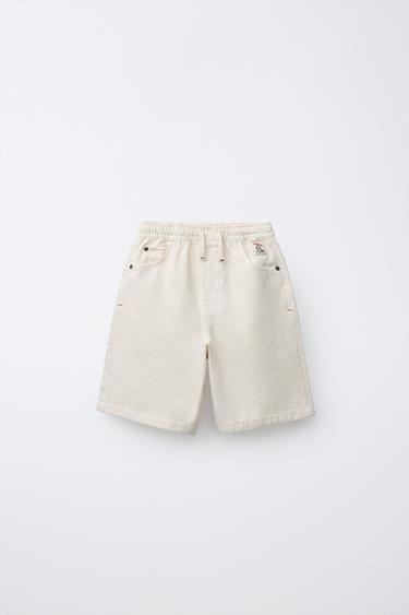 ШОРТЫ-БЕРМУДЫ BAGGY С НАШИВКОЙ — ЭКРЮ от Zara