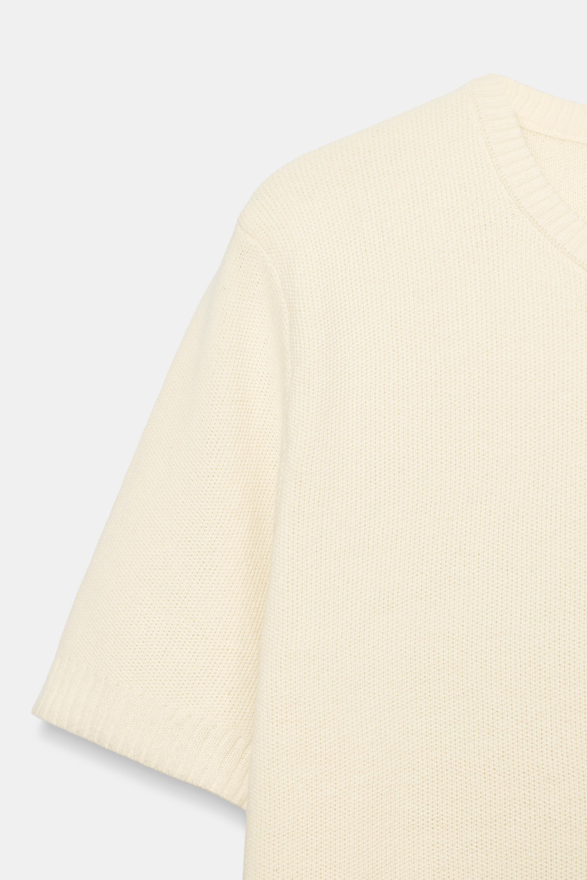 SHORT-SLEEVE KNIT TOP