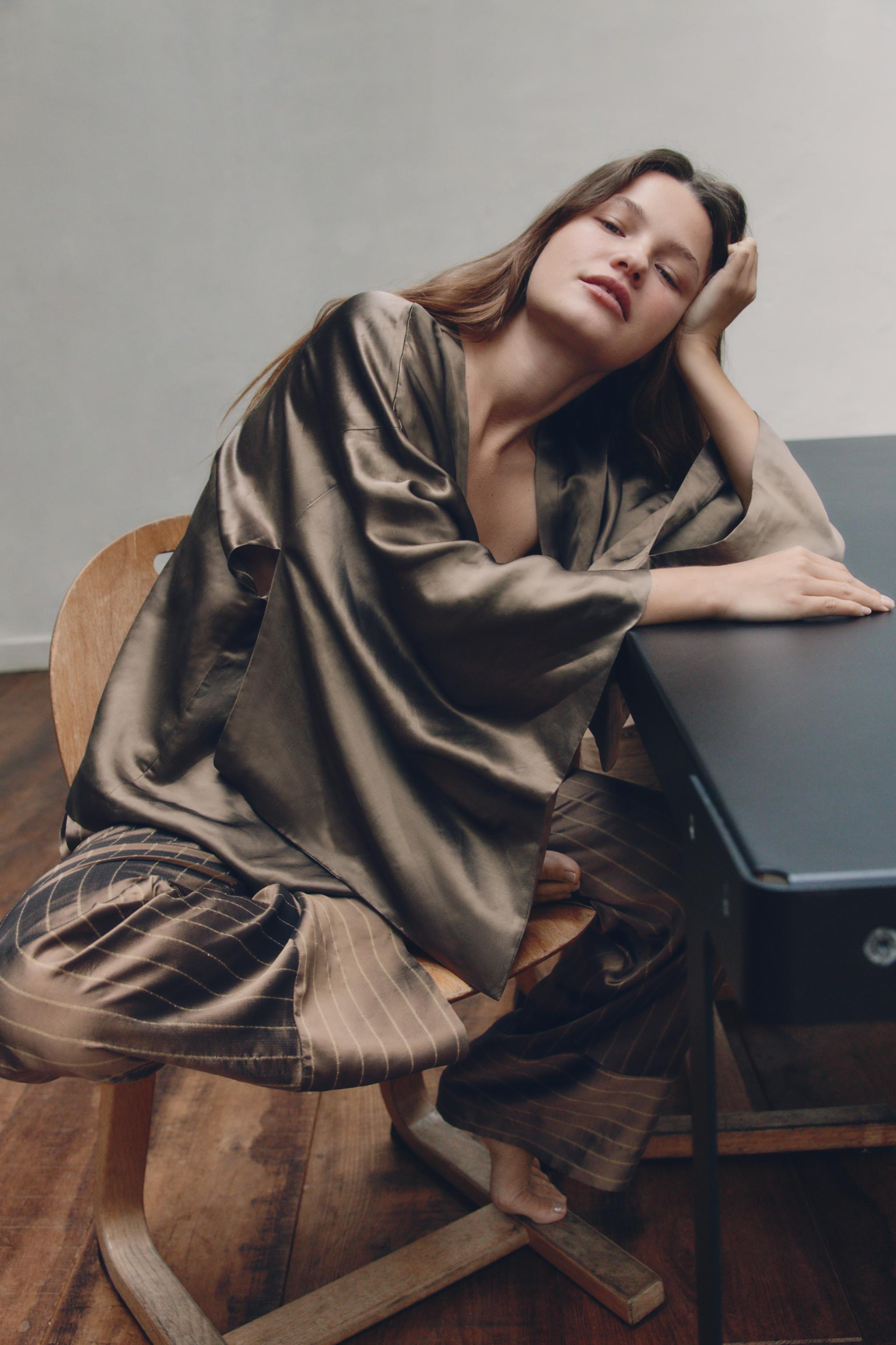 LINEN BLEND WRAP SHIRT