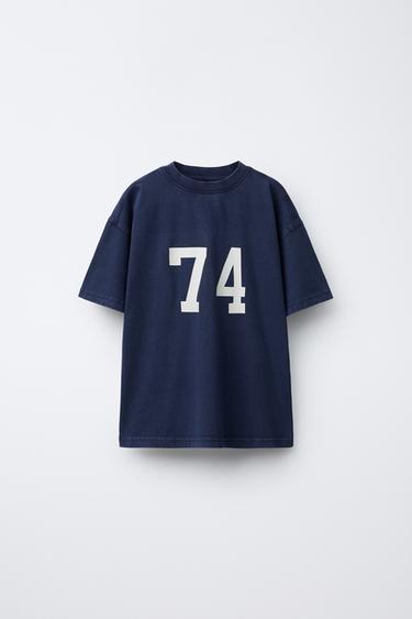 Zaras T-SHIRT MED NUMMERTRYCK - Marinblå