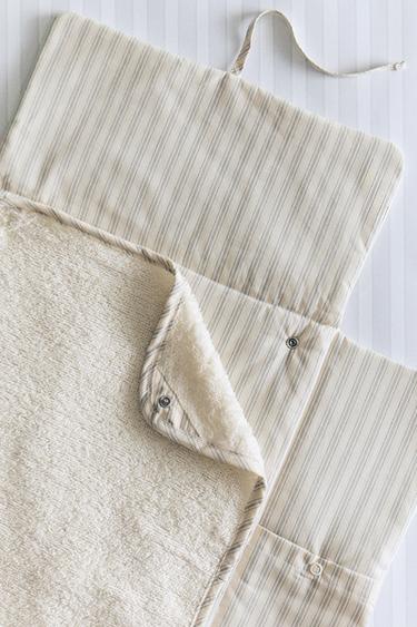 STRIPED TERRY BABY CHANGING MAT - у смужку Zara