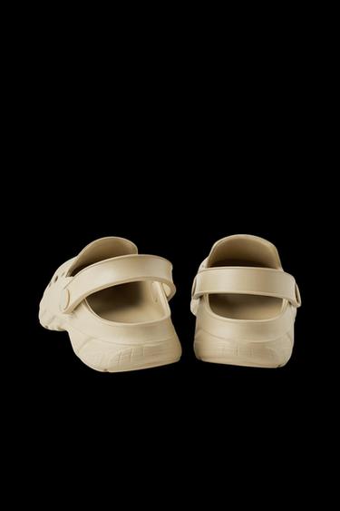RUBBER CLOGS - Sand Brown by Zara