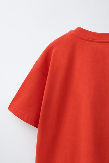 T-SHIRT À INSCRIPTION IMPRIMÉE - Rouge de Zara - Image 3