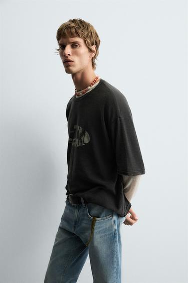 T-SHIRT EN MAILLE IMPRIMÉ DÉLAVÉ - Noir de Zara - Image 4