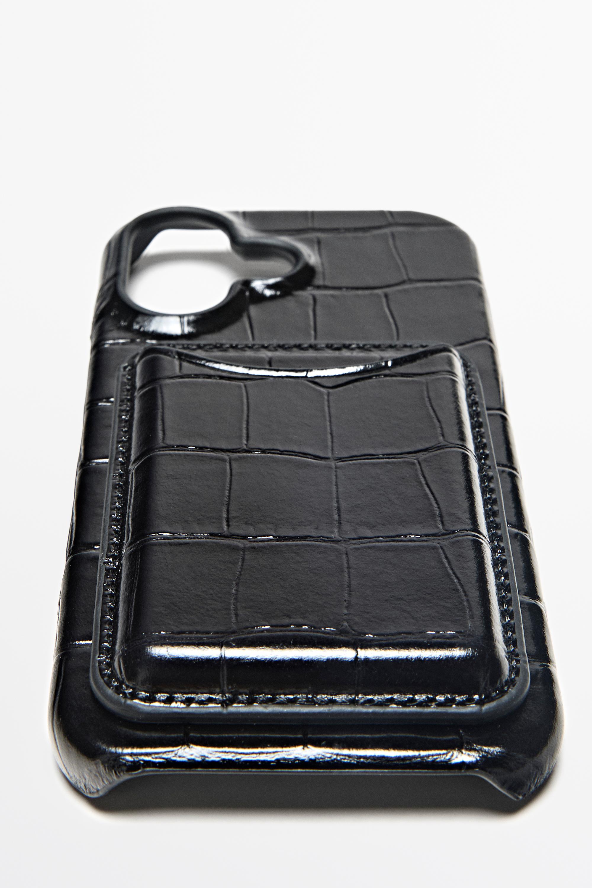 Textured Nappa leather iPhone 17 case