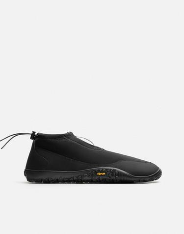 ZAPATILLA DE AGUA X VIBRAM® - Negro de Zara