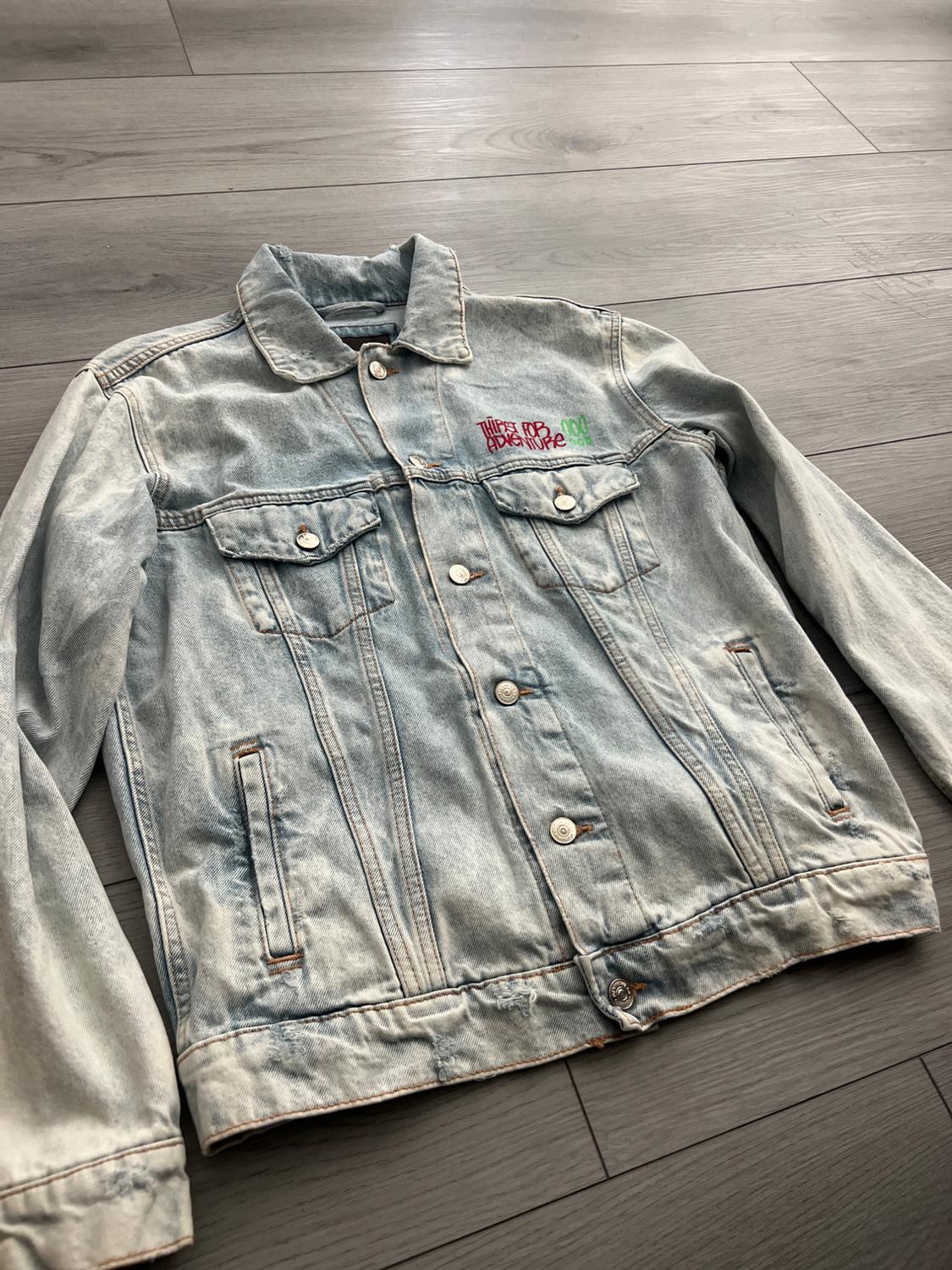 BLUE WASHED DENIM GRAPHIC JACKET - Image 3