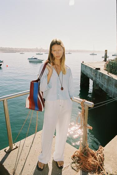 CHEMISE COURTE EN DENTELLE - Bleu ciel de Zara