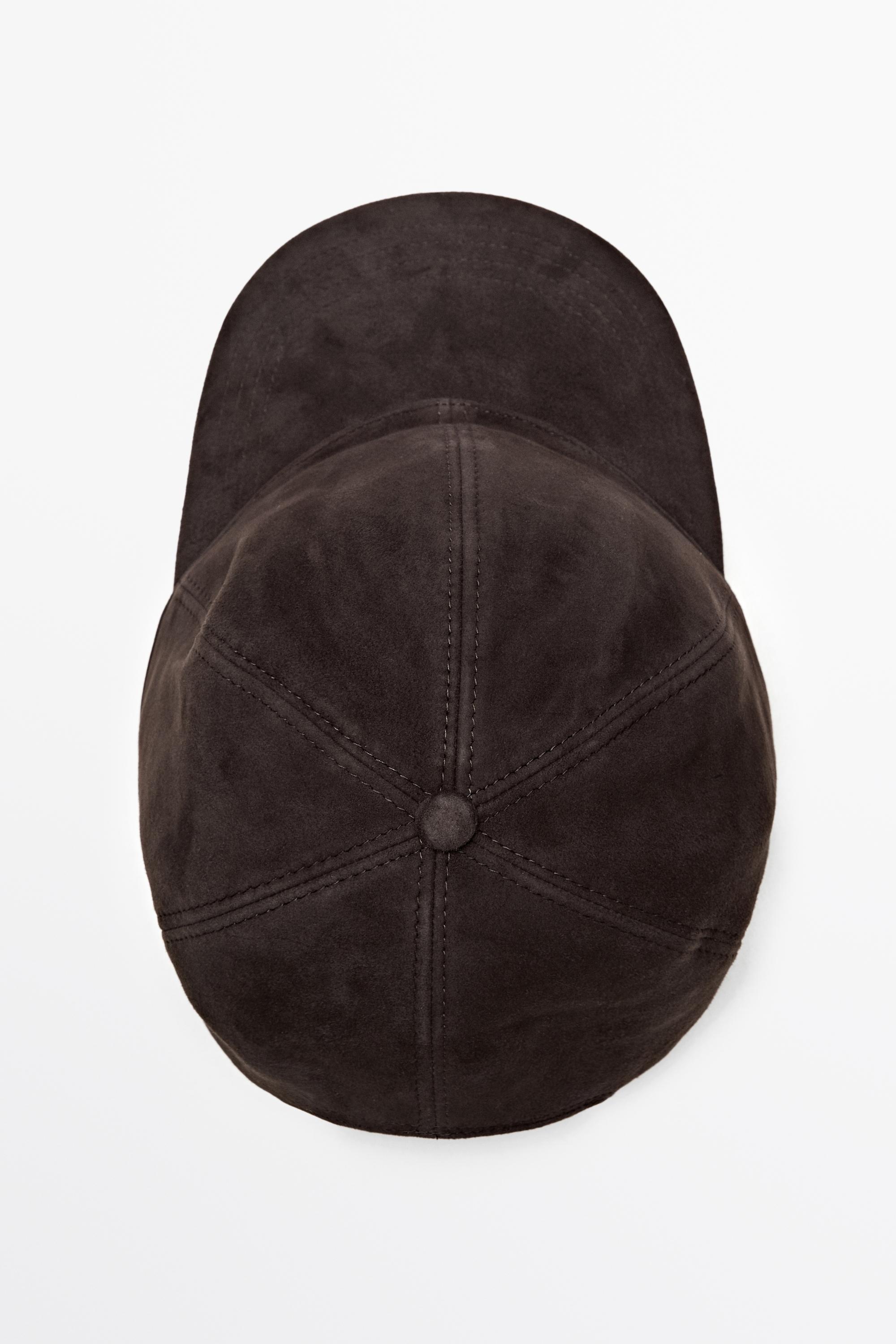 Suede leather cap