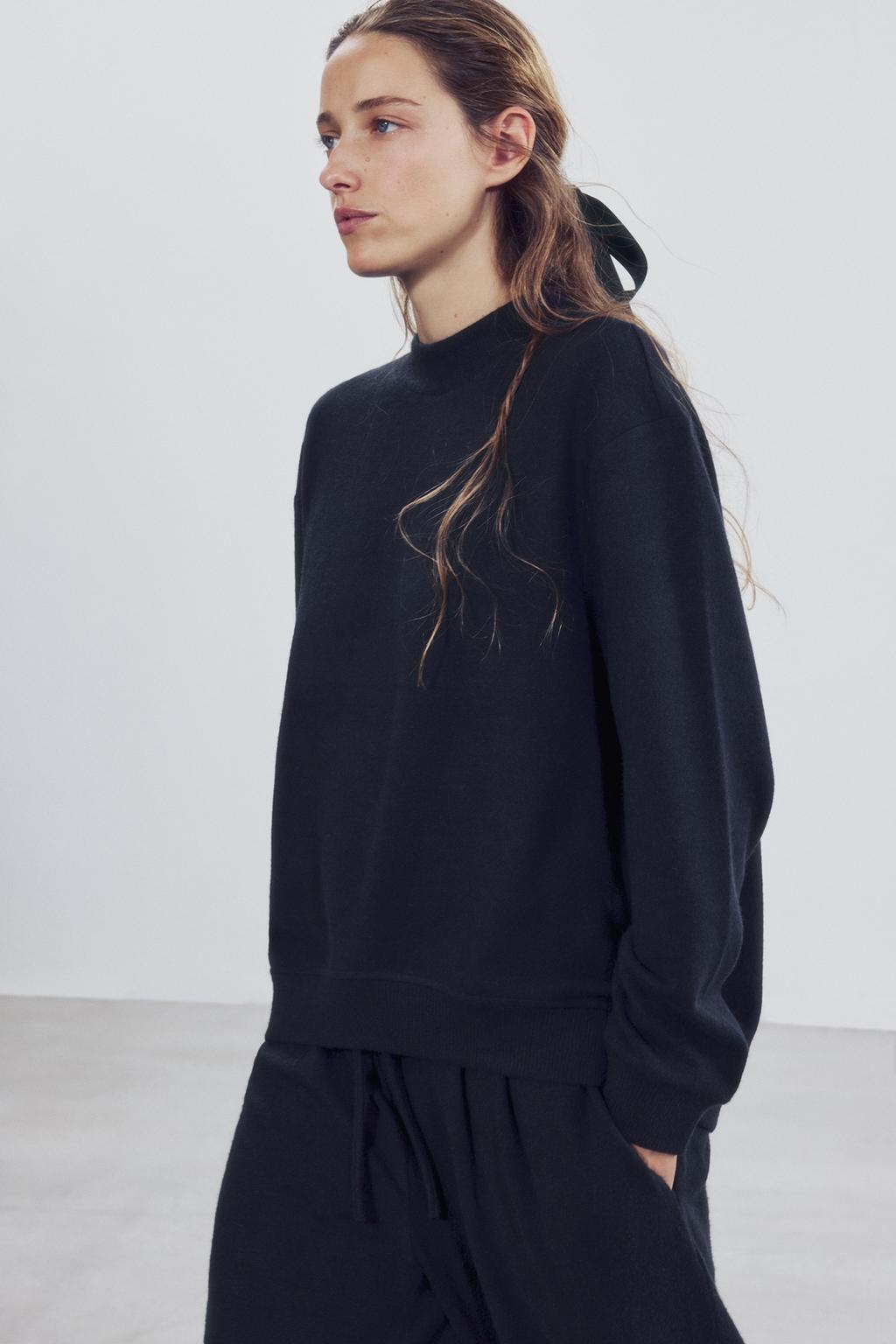 SOFT SWEATSHIRT