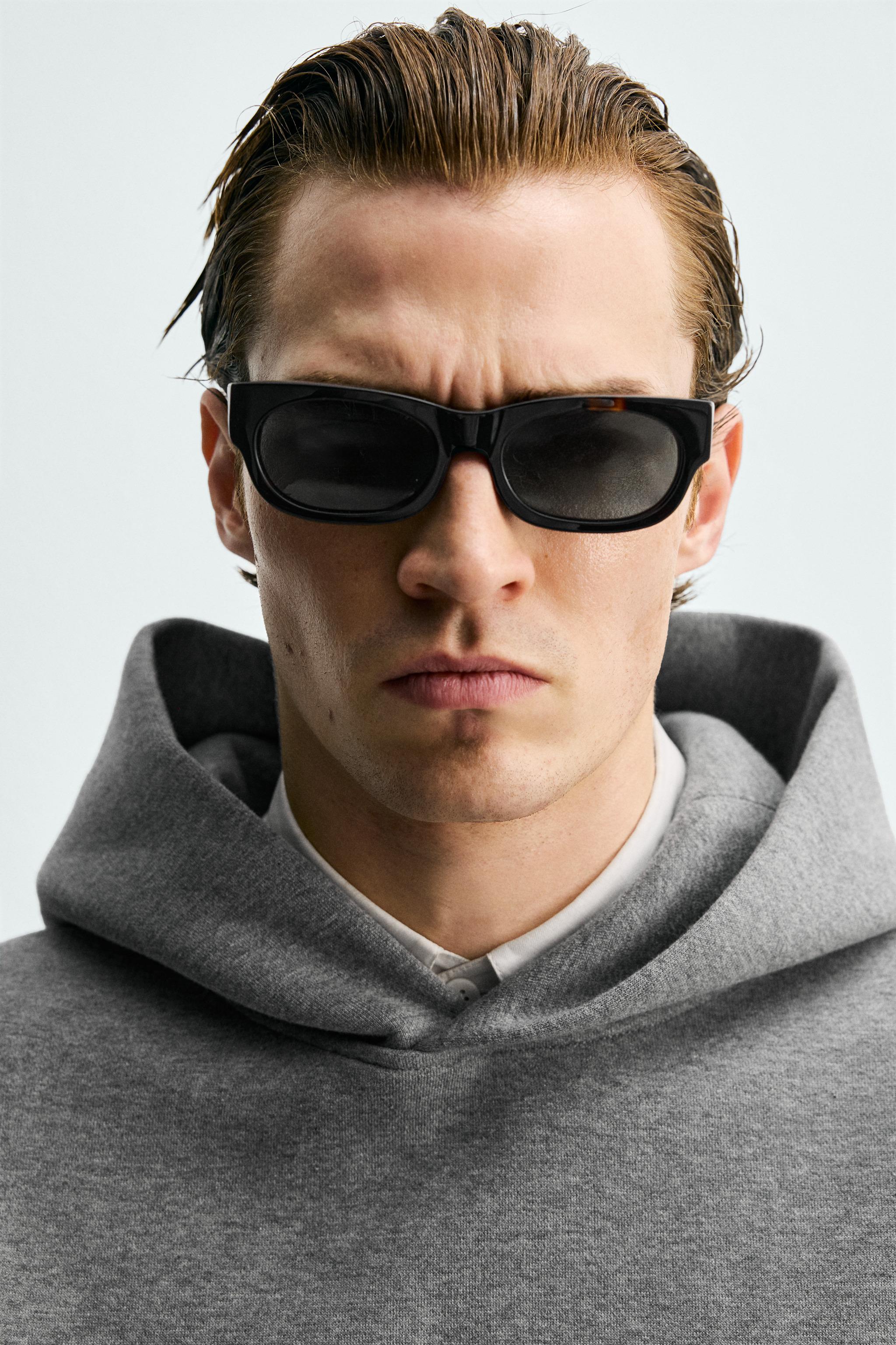 COMPACT BOXY FIT HOODIE SWEATSHIRT