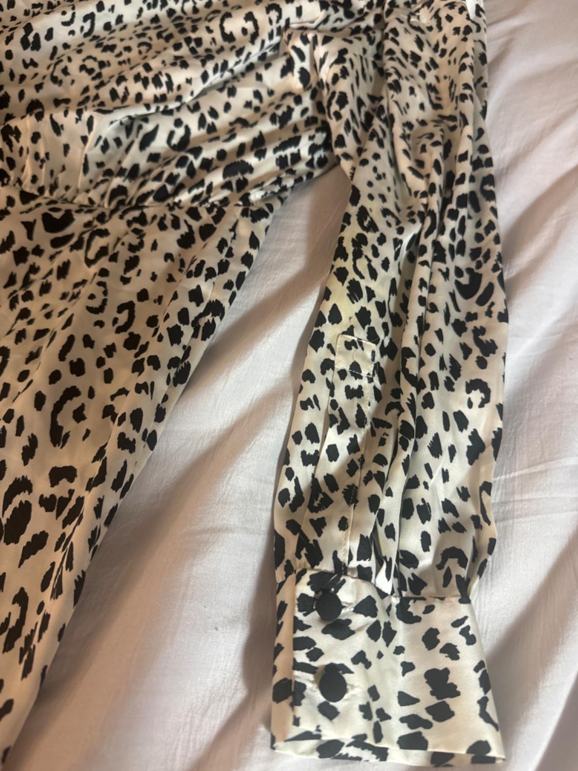 ANIMAL PRINT WRAP DRESS - Image 3