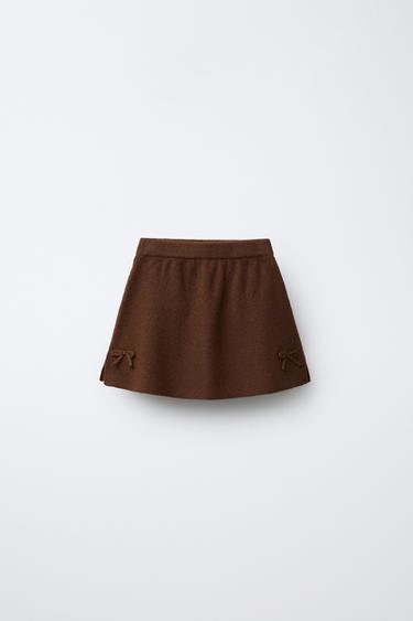 JUPE EN MAILLE AVEC LAINE ET LAÇAGES - Marron de Zara