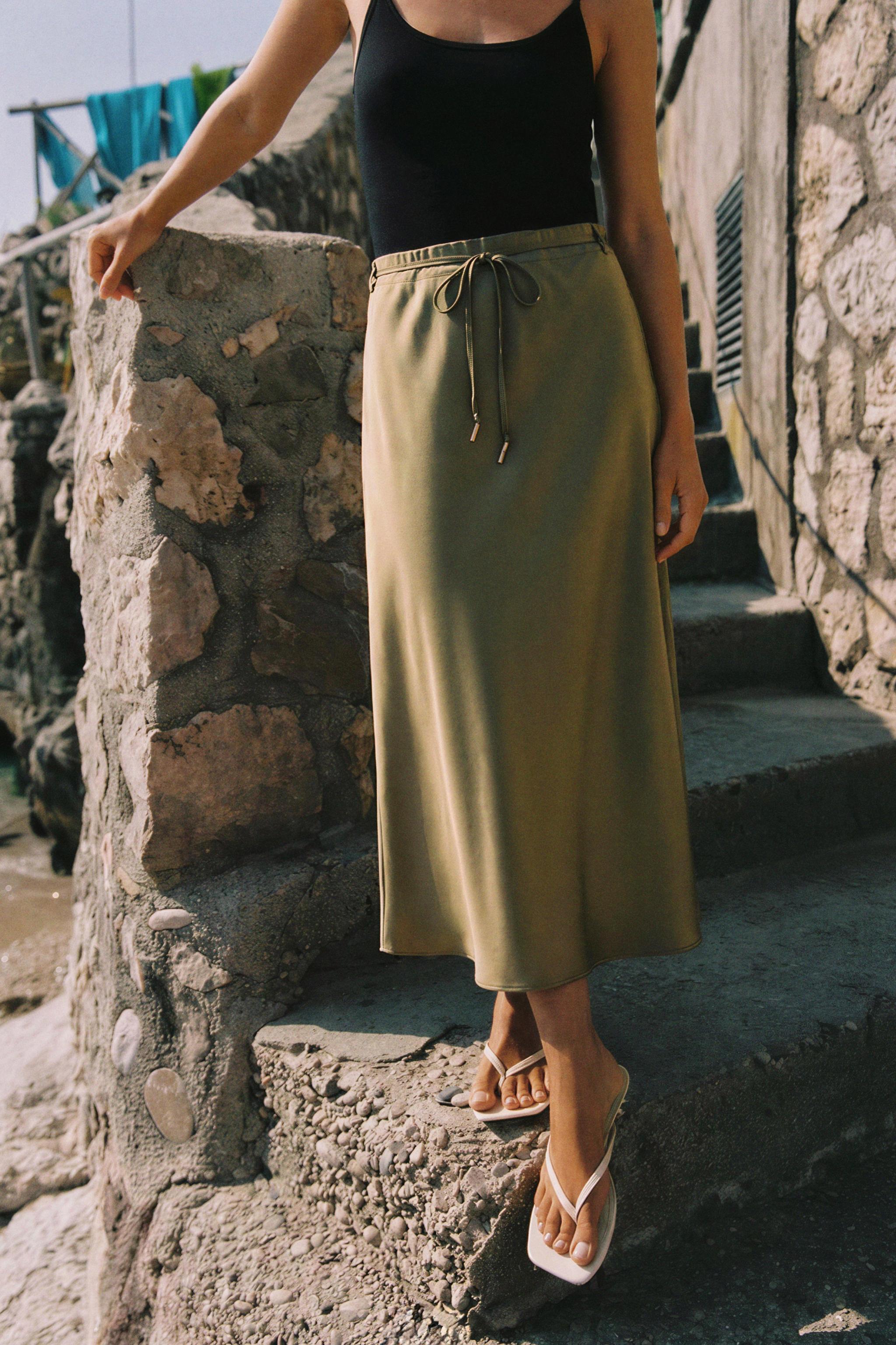 SATIN BELTED MIDI SKIRT — Dark olive
