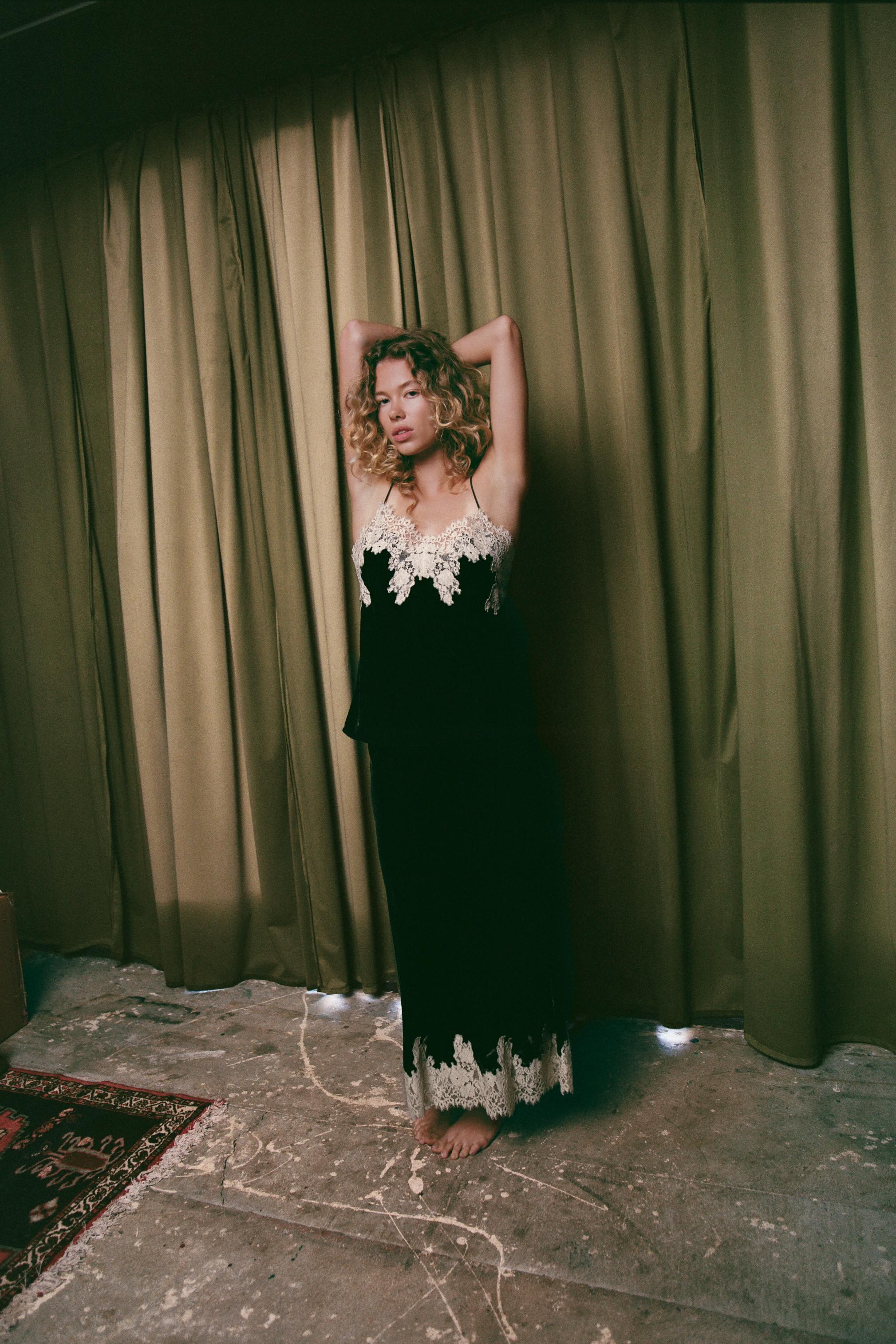 レースベルベットミディスカート - グリーン | ZARA Japan / 日本